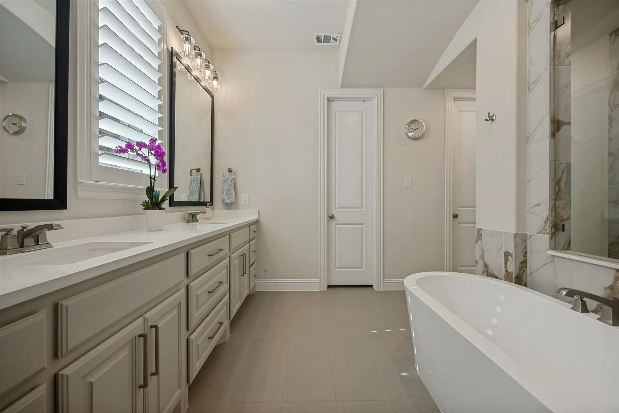 Large closet behind this door!