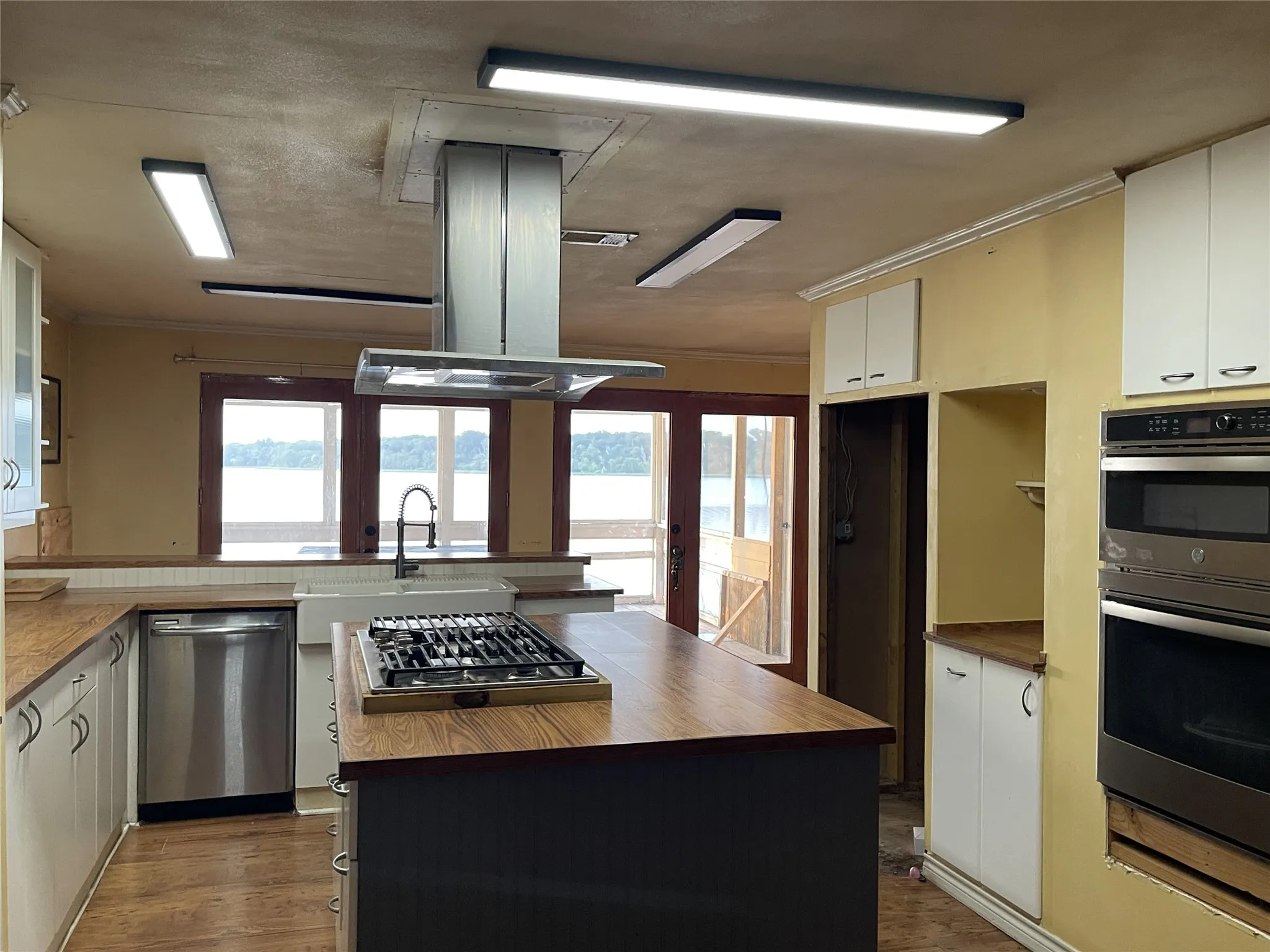 Mobile Home For Sale in Limestone County , 346 Lcr Redbud A, Mexia, Texas 76667, 2 Bedroom, 2 Bathroom, Garage spaces, 1,904 Sqft, built in 1985, mls#21325501, Real Estate Agent in Mexia, Homes For Sale in Limestone county, Homes For Sale in Mexia, Realtor in Mexia Texas, Real Estate Brokerage Independent Realty Texas, Luminita Cordes Realtor