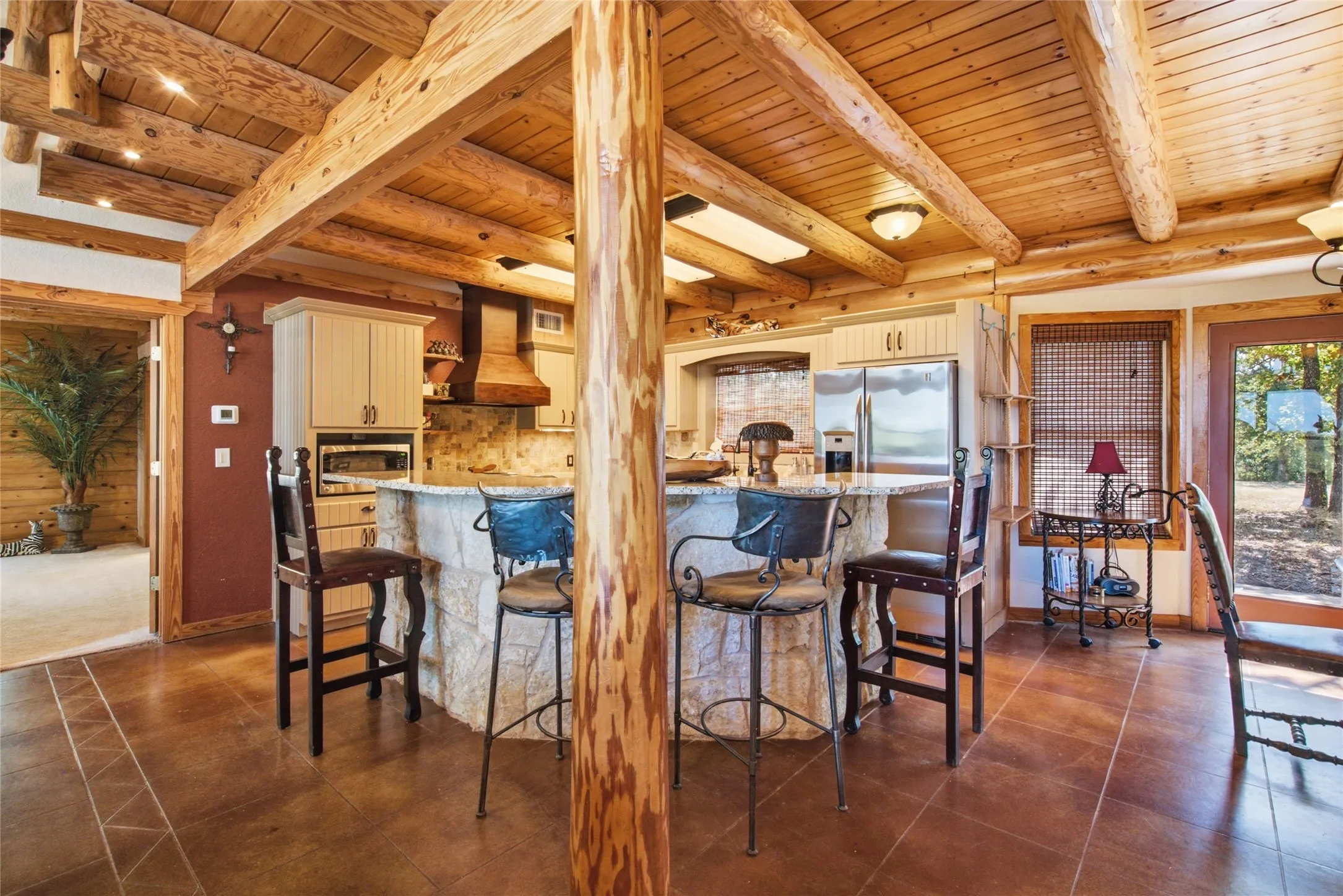 Single Family Residence For Sale in Wise County , 175 Private Road 3708, Paradise, Texas 76073, 4 Bedroom, 3 Bathroom, Garage spaces, 2,556 Sqft, built in 2005, mls#21320697, Real Estate Agent in Paradise, Homes For Sale in Wise county, Homes For Sale in Paradise, Realtor in Paradise Texas, Real Estate Brokerage Independent Realty Texas, Luminita Cordes Realtor