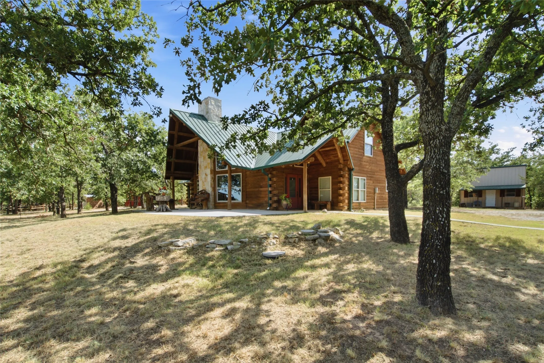 Single Family Residence For Sale in Wise County , 175 Private Road 3708, Paradise, Texas 76073, 4 Bedroom, 3 Bathroom, Garage spaces, 2,556 Sqft, built in 2005, mls#21320697, Real Estate Agent in Paradise, Homes For Sale in Wise county, Homes For Sale in Paradise, Realtor in Paradise Texas, Real Estate Brokerage Independent Realty Texas, Luminita Cordes Realtor