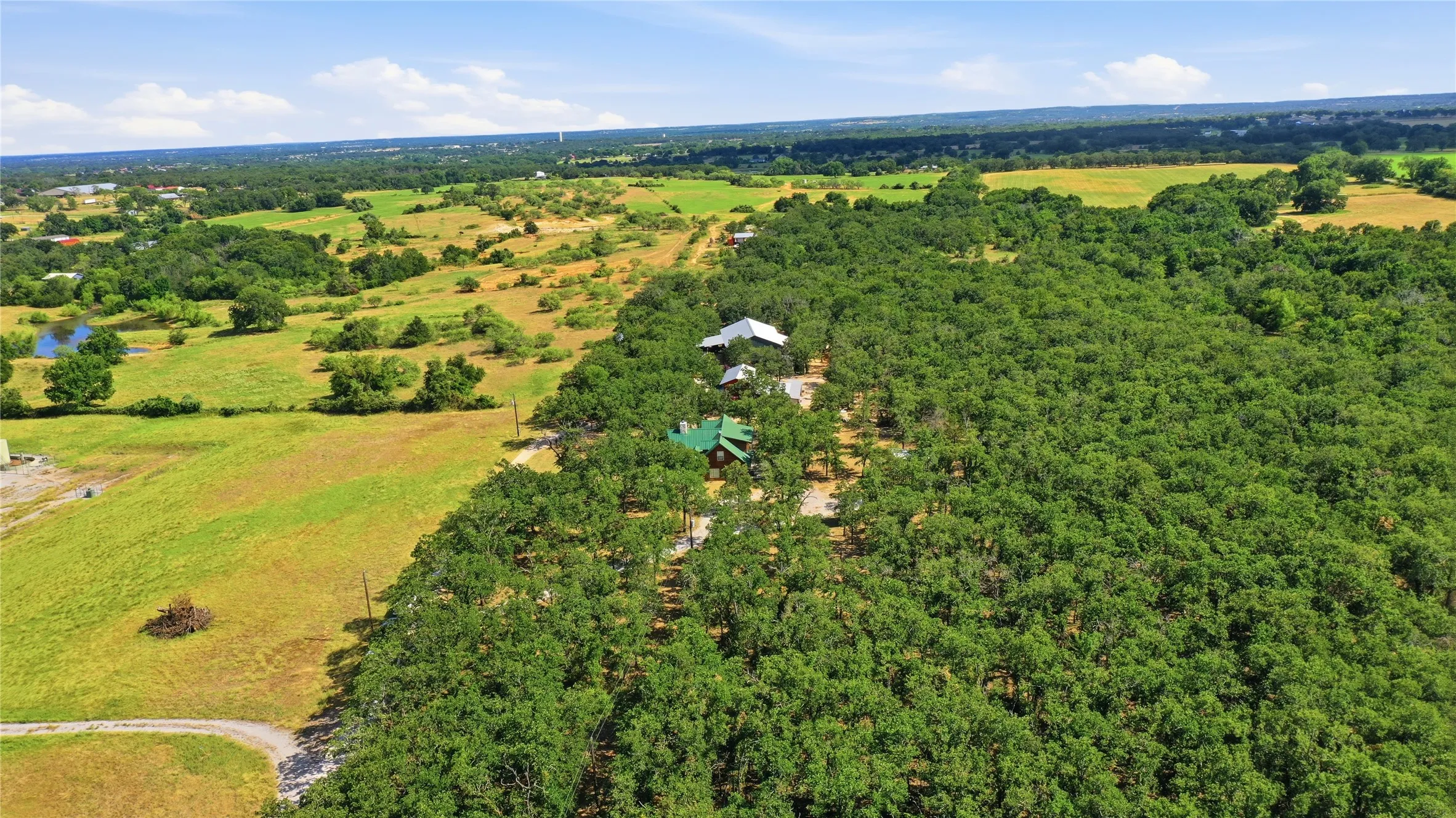 Single Family Residence For Sale in Wise County , 175 Private Road 3708, Paradise, Texas 76073, 4 Bedroom, 3 Bathroom, Garage spaces, 2,556 Sqft, built in 2005, mls#21320697, Real Estate Agent in Paradise, Homes For Sale in Wise county, Homes For Sale in Paradise, Realtor in Paradise Texas, Real Estate Brokerage Independent Realty Texas, Luminita Cordes Realtor
