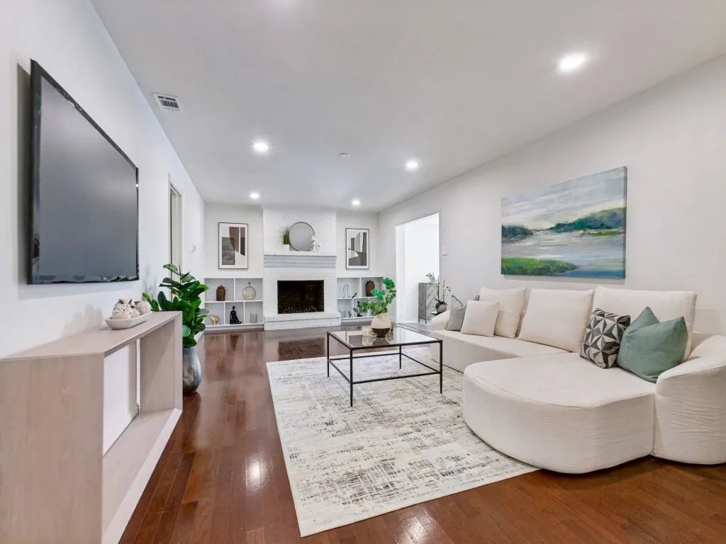Single Family Residence For Sale in Dallas County , 8434 Bellingham Drive, Dallas, Texas 75228, 5 Bedroom, 3 Bathroom, Garage spaces, 2,395 Sqft, built in 1964, mls#21325438, Real Estate Agent in Dallas, Homes For Sale in Dallas county, Homes For Sale in Dallas, Realtor in Dallas Texas, Real Estate Brokerage Independent Realty Texas, Luminita Cordes Realtor