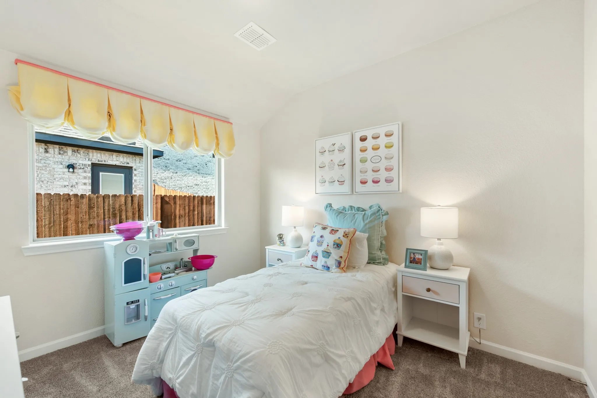 Single Family Residence For Sale in Tarrant County , 10624 Moss Cove Drive, Fort Worth, Texas 76036, 5 Bedroom, 3 Bathroom, 2 Garage spaces, 2,685 Sqft, built in 2023, mls#21324889, Real Estate Agent in Fort Worth, Homes For Sale in Tarrant county, Homes For Sale in Fort Worth, Realtor in Fort Worth Texas, Real Estate Brokerage Independent Realty Texas, Luminita Cordes Realtor
