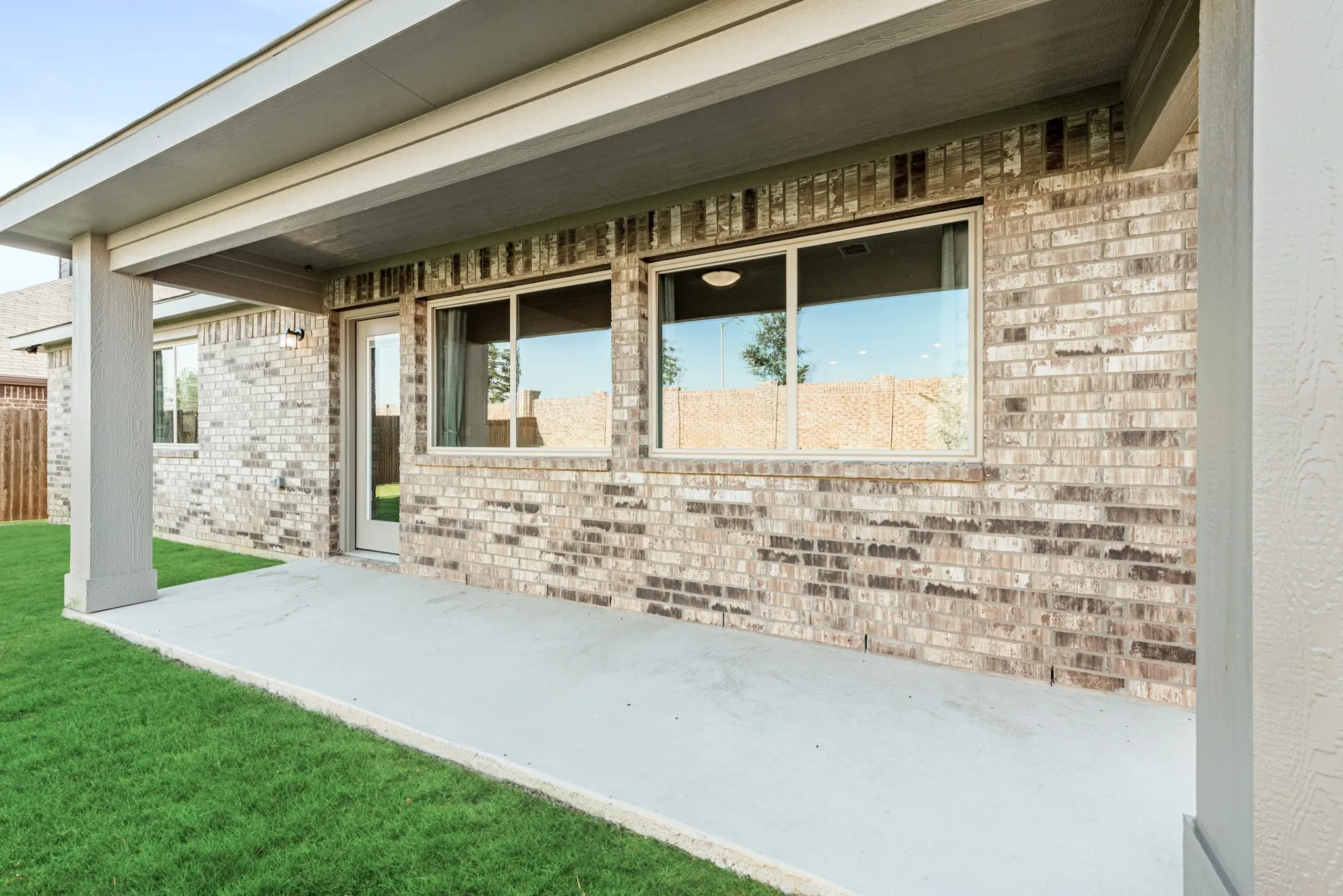 Single Family Residence For Sale in Tarrant County , 10624 Moss Cove Drive, Fort Worth, Texas 76036, 5 Bedroom, 3 Bathroom, 2 Garage spaces, 2,685 Sqft, built in 2023, mls#21324889, Real Estate Agent in Fort Worth, Homes For Sale in Tarrant county, Homes For Sale in Fort Worth, Realtor in Fort Worth Texas, Real Estate Brokerage Independent Realty Texas, Luminita Cordes Realtor
