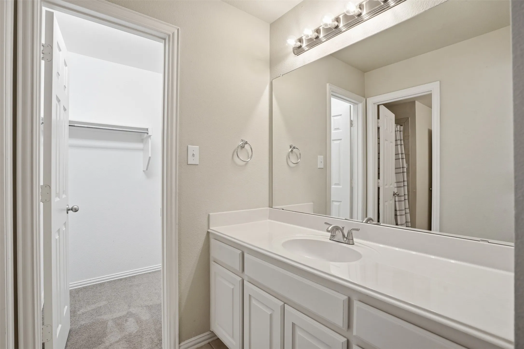 Single Family Residence For Rent in Collin County , 2013 Chessington Lane, Mc Kinney, Texas 75072, 5 Bedrooms, 4 Bathrooms, 3 Garage spaces, 3,858 Sqft, built in 2003, Price $4,000, mls#21324422, Real Estate Agent in Mc Kinney, Homes For Rent in Collin county, Homes For Rent in Mc Kinney, Realtor in Mc Kinney Texas, Real Estate Brokerage Independent Realty Texas, Luminita Cordes Realtor
