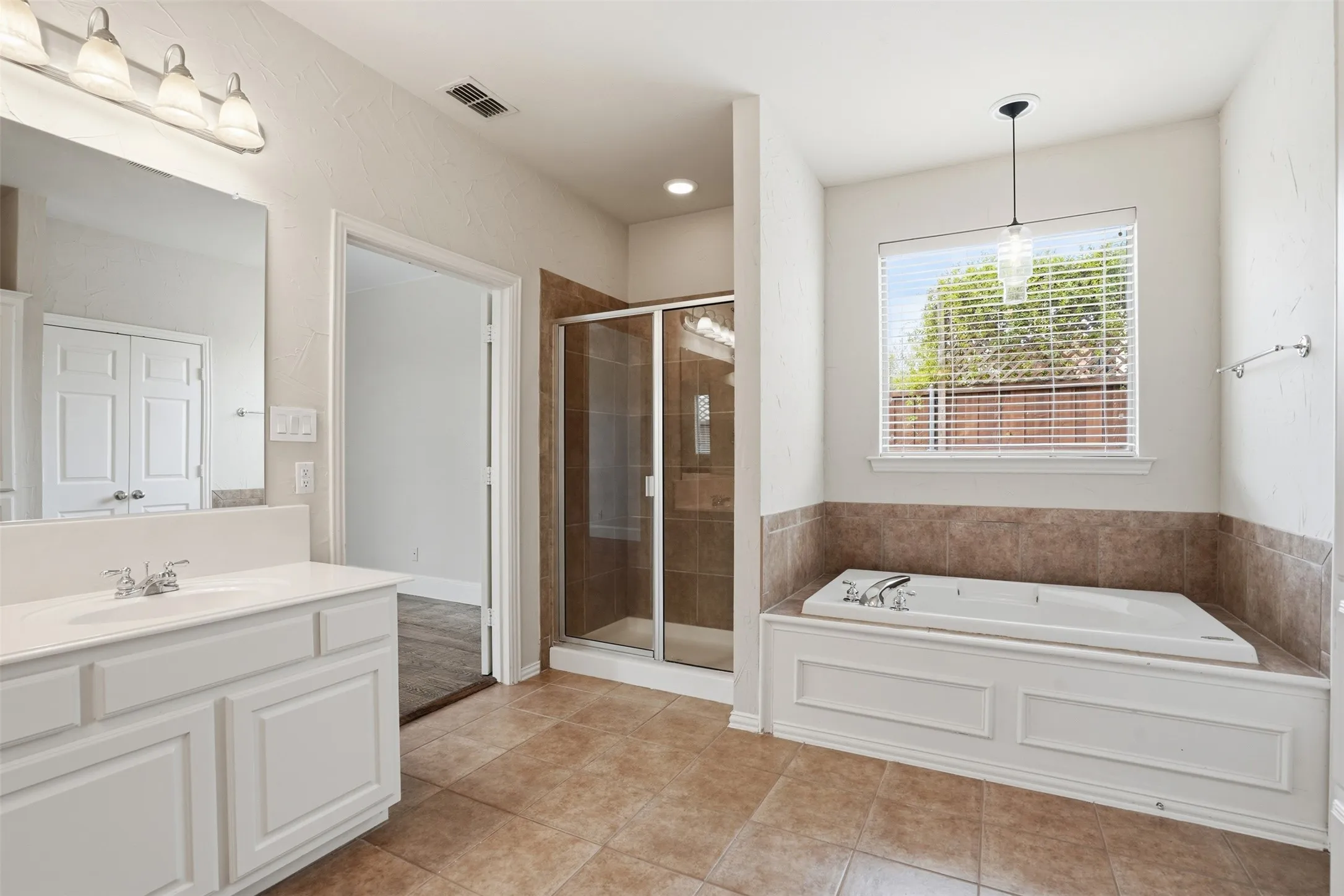 Single Family Residence For Rent in Collin County , 2013 Chessington Lane, Mc Kinney, Texas 75072, 5 Bedrooms, 4 Bathrooms, 3 Garage spaces, 3,858 Sqft, built in 2003, Price $4,000, mls#21324422, Real Estate Agent in Mc Kinney, Homes For Rent in Collin county, Homes For Rent in Mc Kinney, Realtor in Mc Kinney Texas, Real Estate Brokerage Independent Realty Texas, Luminita Cordes Realtor