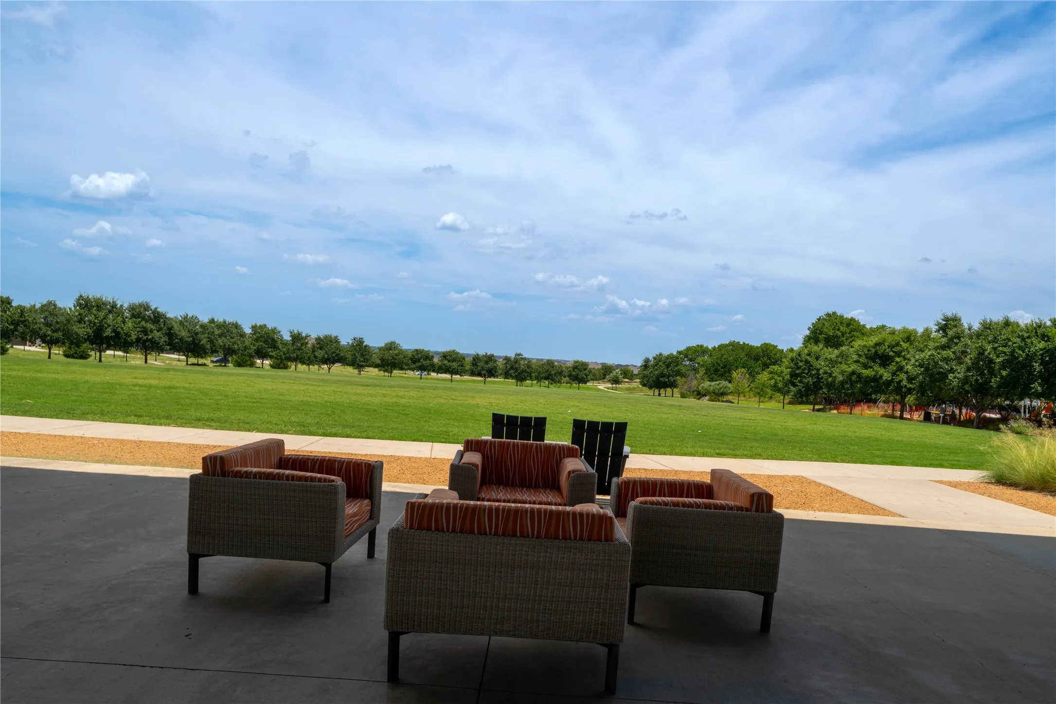 Single Family Residence For Rent in Denton County , 808 Parkland Drive, Little Elm, Texas 76227, 4 Bedroom, 3 Bathroom, 2 Garage spaces, 2,245 Sqft, built in 2017, mls#21325689, Real Estate Agent in Little Elm, Homes For Rent in Denton county, Homes For Rent in Little Elm, Realtor in Little Elm Texas, Real Estate Brokerage Independent Realty Texas, Luminita Cordes Realtor