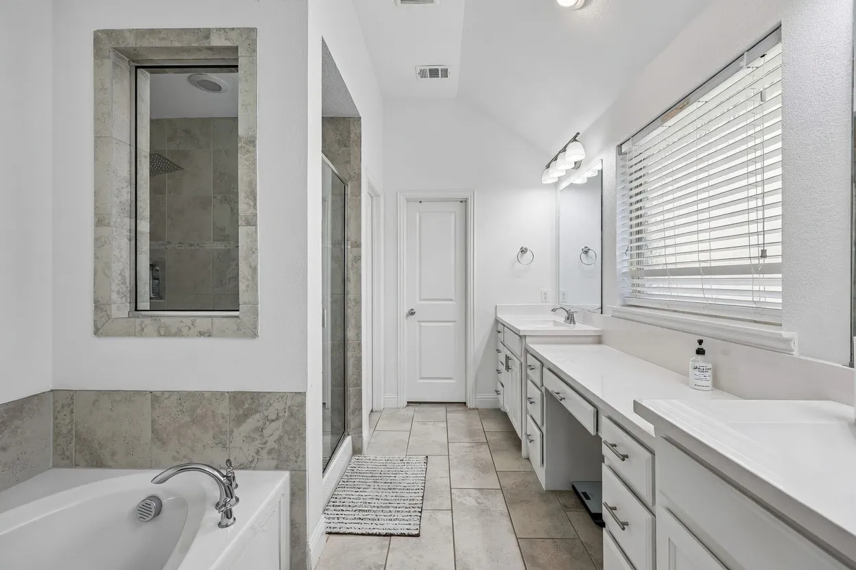 Single Family Residence For Rent in Denton County , 808 Parkland Drive, Little Elm, Texas 76227, 4 Bedroom, 3 Bathroom, 2 Garage spaces, 2,245 Sqft, built in 2017, mls#21325689, Real Estate Agent in Little Elm, Homes For Rent in Denton county, Homes For Rent in Little Elm, Realtor in Little Elm Texas, Real Estate Brokerage Independent Realty Texas, Luminita Cordes Realtor