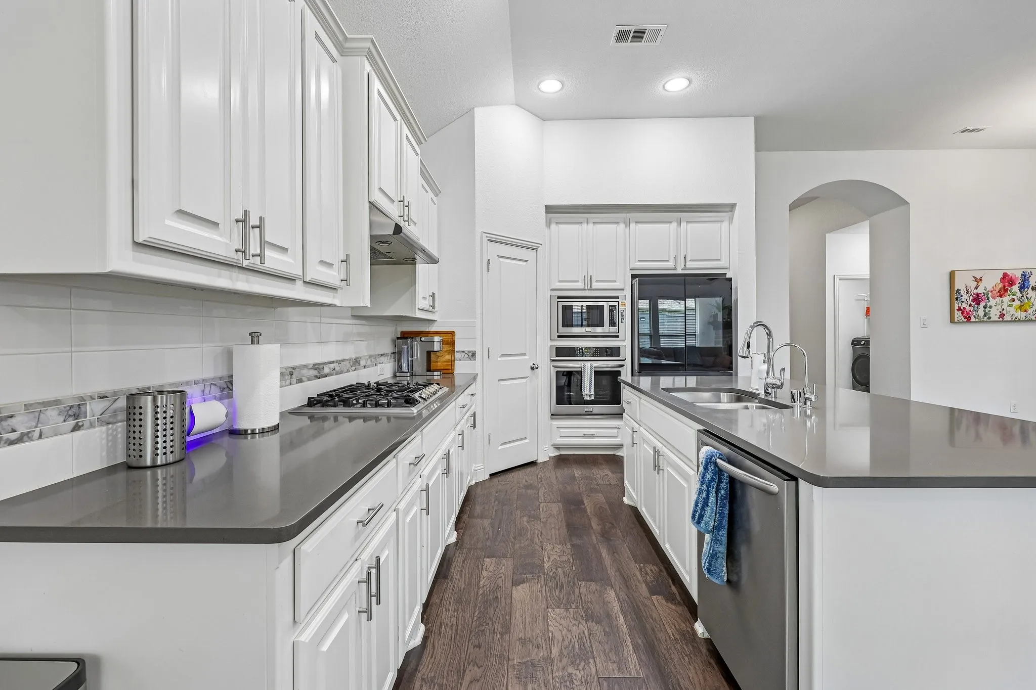 Single Family Residence For Rent in Denton County , 808 Parkland Drive, Little Elm, Texas 76227, 4 Bedroom, 3 Bathroom, 2 Garage spaces, 2,245 Sqft, built in 2017, mls#21325689, Real Estate Agent in Little Elm, Homes For Rent in Denton county, Homes For Rent in Little Elm, Realtor in Little Elm Texas, Real Estate Brokerage Independent Realty Texas, Luminita Cordes Realtor