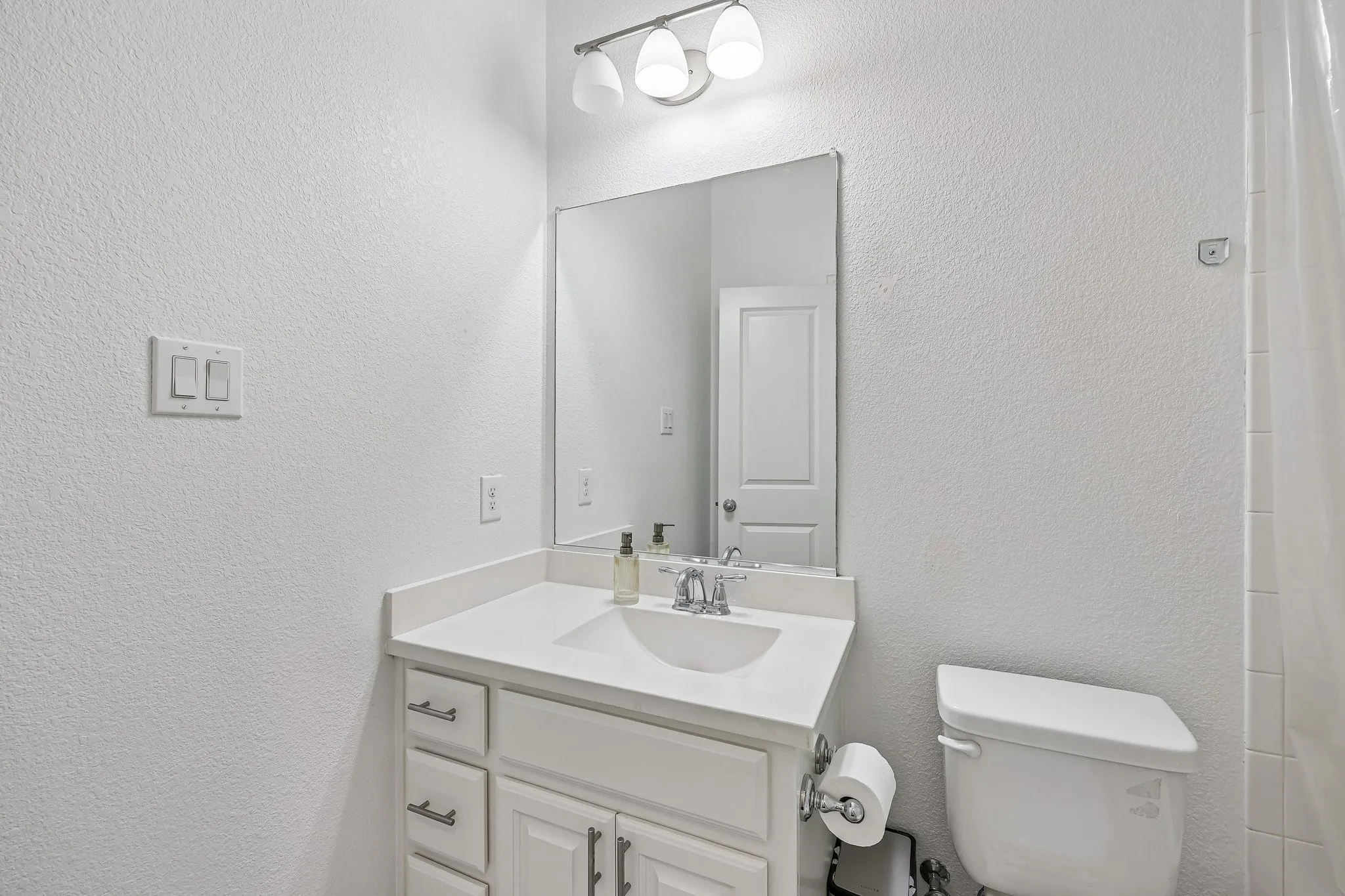 Single Family Residence For Rent in Denton County , 808 Parkland Drive, Little Elm, Texas 76227, 4 Bedroom, 3 Bathroom, 2 Garage spaces, 2,245 Sqft, built in 2017, mls#21325689, Real Estate Agent in Little Elm, Homes For Rent in Denton county, Homes For Rent in Little Elm, Realtor in Little Elm Texas, Real Estate Brokerage Independent Realty Texas, Luminita Cordes Realtor
