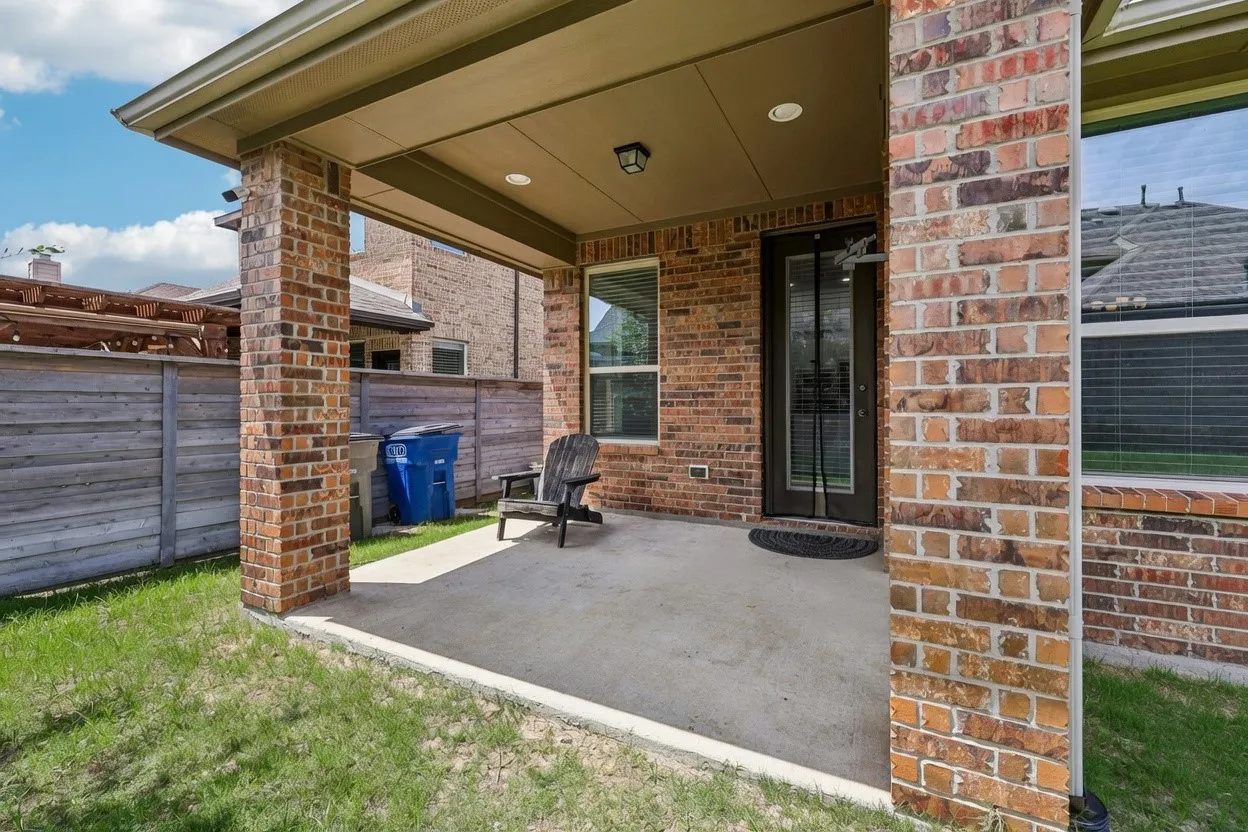 Single Family Residence For Rent in Denton County , 808 Parkland Drive, Little Elm, Texas 76227, 4 Bedroom, 3 Bathroom, 2 Garage spaces, 2,245 Sqft, built in 2017, mls#21325689, Real Estate Agent in Little Elm, Homes For Rent in Denton county, Homes For Rent in Little Elm, Realtor in Little Elm Texas, Real Estate Brokerage Independent Realty Texas, Luminita Cordes Realtor