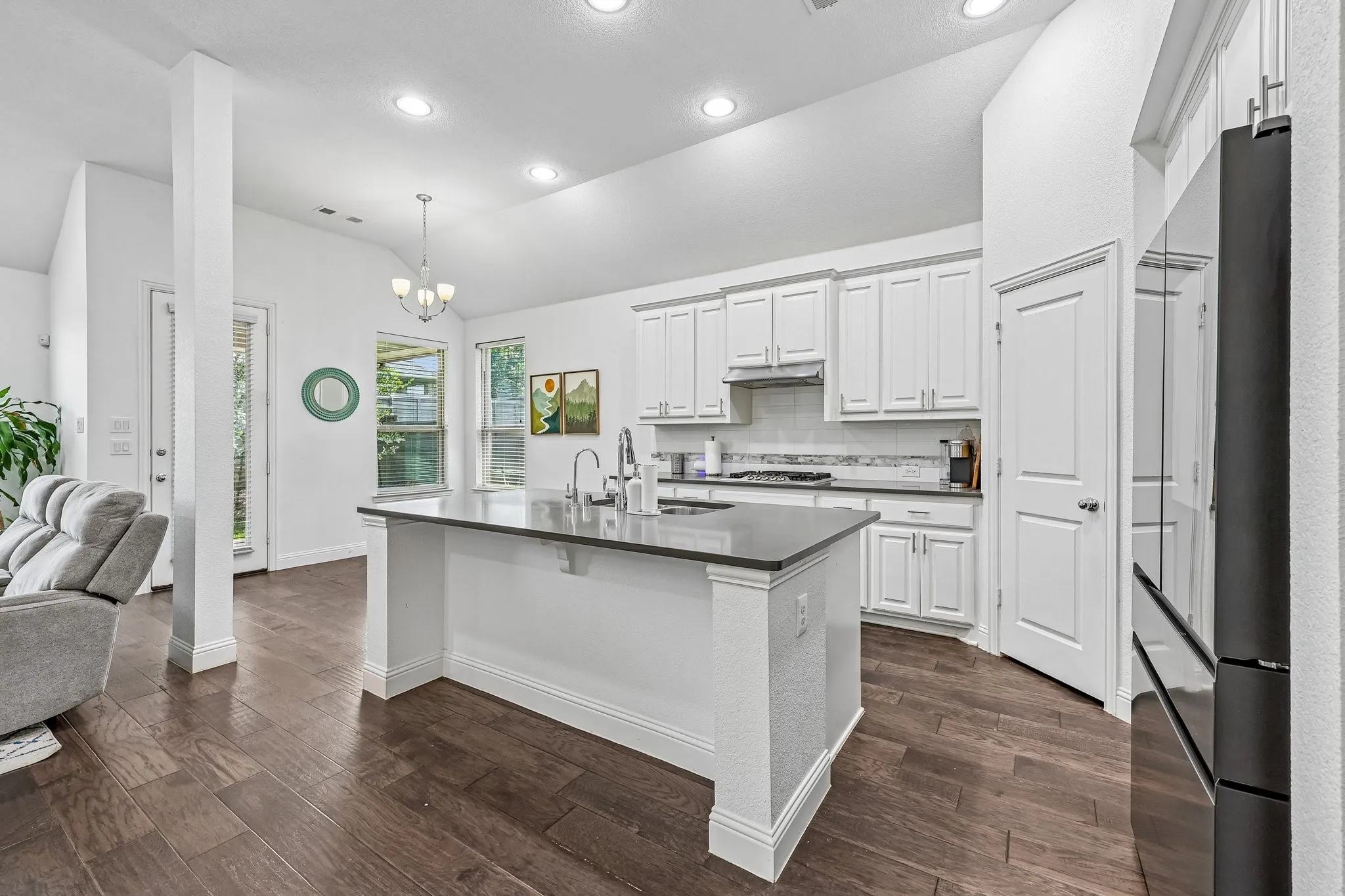 Single Family Residence For Rent in Denton County , 808 Parkland Drive, Little Elm, Texas 76227, 4 Bedroom, 3 Bathroom, 2 Garage spaces, 2,245 Sqft, built in 2017, mls#21325689, Real Estate Agent in Little Elm, Homes For Rent in Denton county, Homes For Rent in Little Elm, Realtor in Little Elm Texas, Real Estate Brokerage Independent Realty Texas, Luminita Cordes Realtor