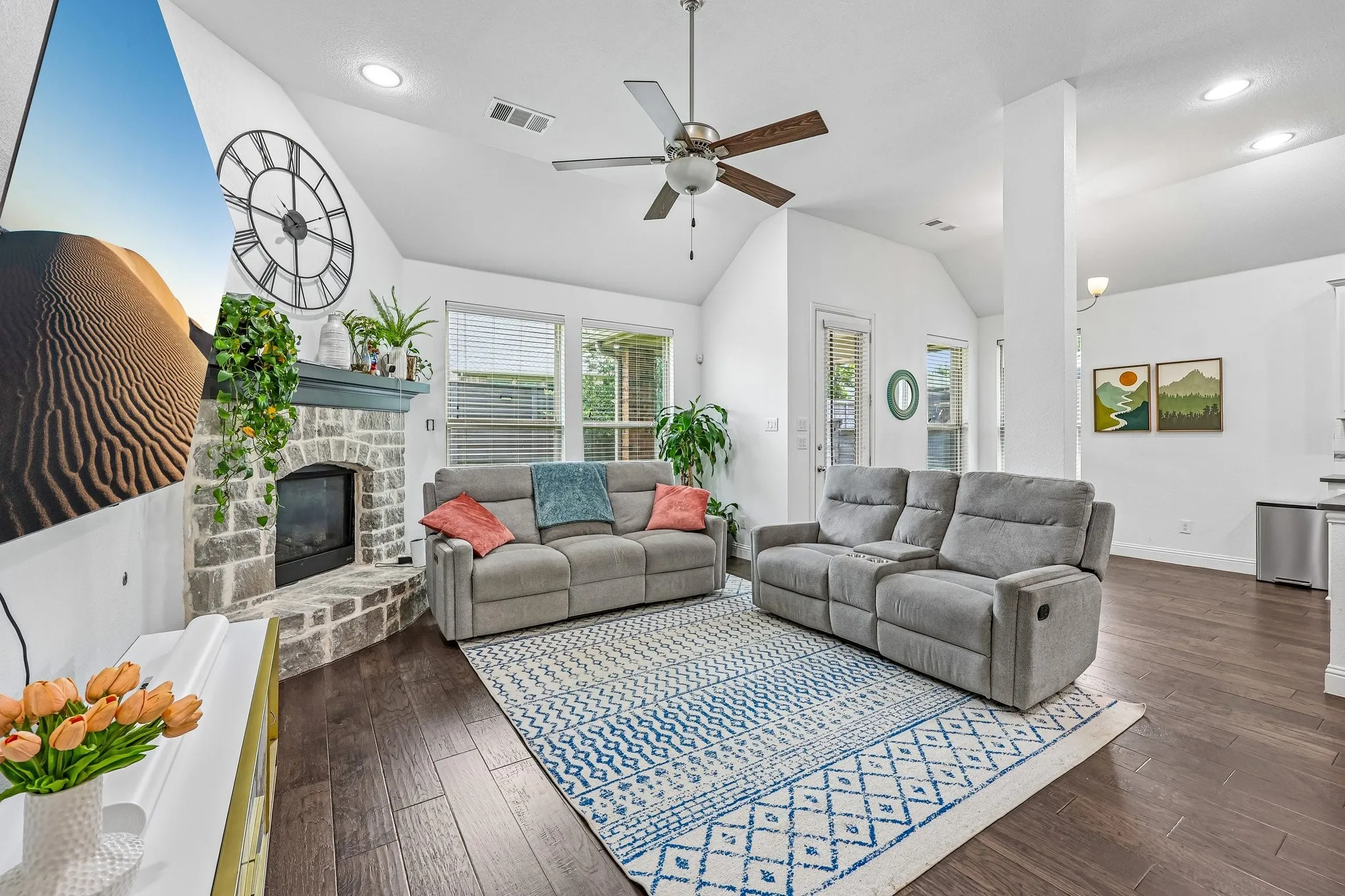 Single Family Residence For Rent in Denton County , 808 Parkland Drive, Little Elm, Texas 76227, 4 Bedroom, 3 Bathroom, 2 Garage spaces, 2,245 Sqft, built in 2017, mls#21325689, Real Estate Agent in Little Elm, Homes For Rent in Denton county, Homes For Rent in Little Elm, Realtor in Little Elm Texas, Real Estate Brokerage Independent Realty Texas, Luminita Cordes Realtor