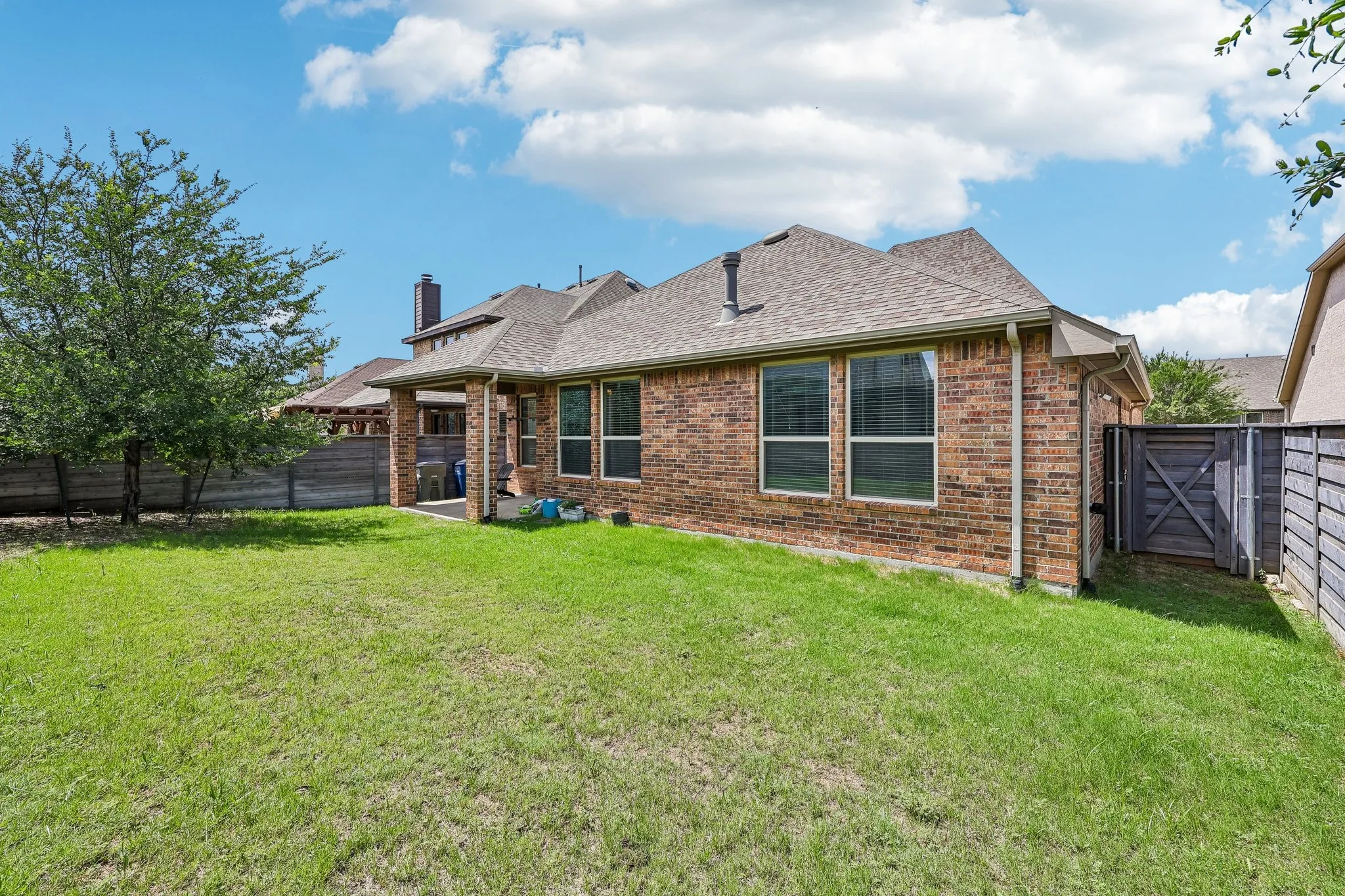 Single Family Residence For Rent in Denton County , 808 Parkland Drive, Little Elm, Texas 76227, 4 Bedroom, 3 Bathroom, 2 Garage spaces, 2,245 Sqft, built in 2017, mls#21325689, Real Estate Agent in Little Elm, Homes For Rent in Denton county, Homes For Rent in Little Elm, Realtor in Little Elm Texas, Real Estate Brokerage Independent Realty Texas, Luminita Cordes Realtor