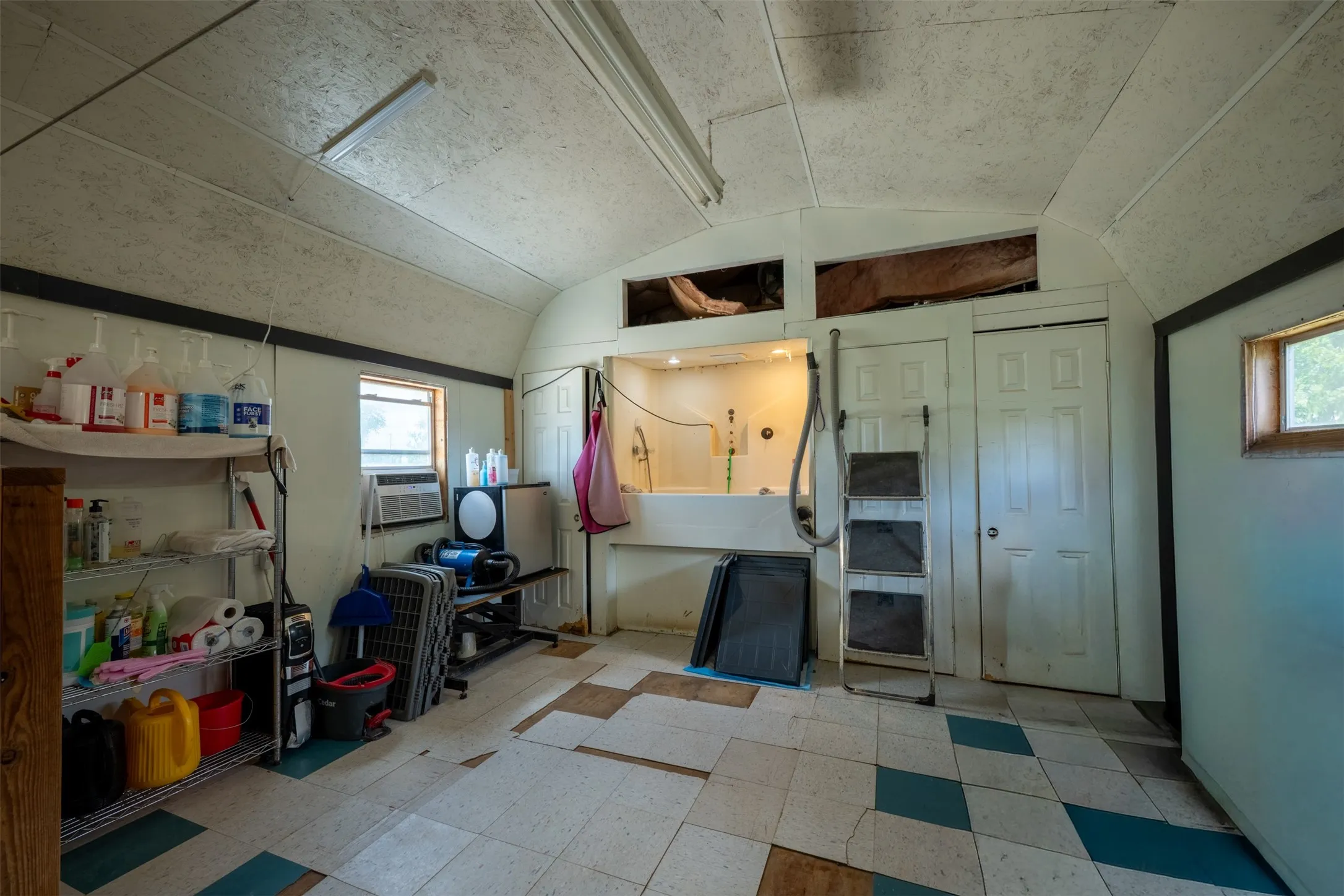Groom Room
