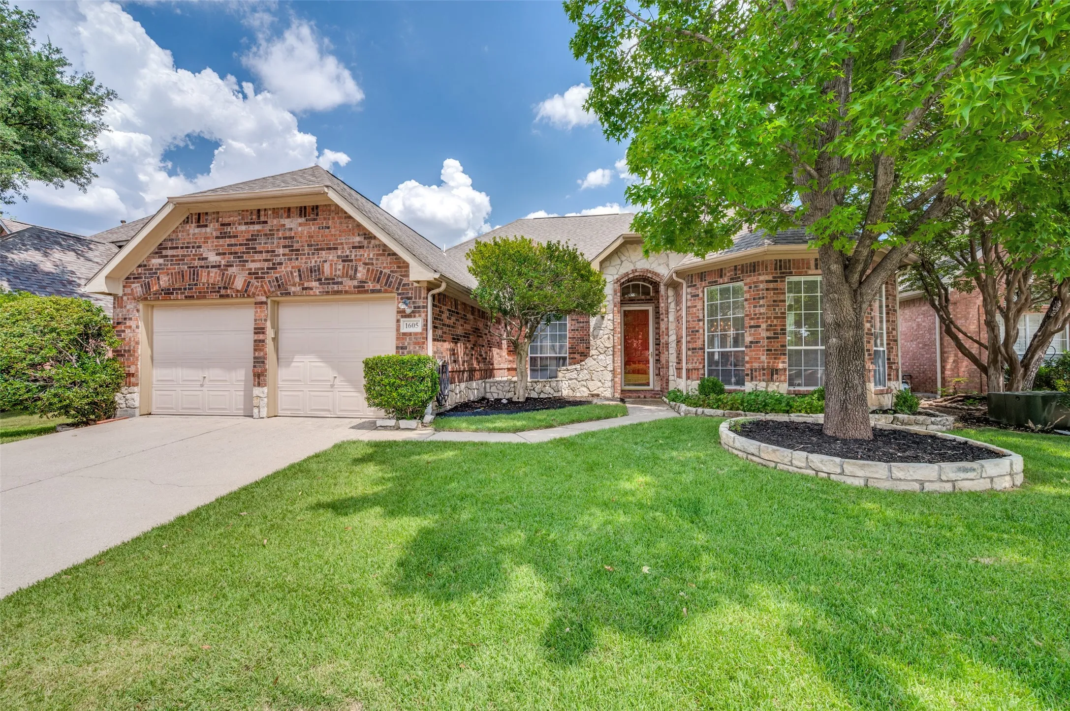 Single Family Residence For Sale in Collin County , 1605 Cross Point Road, Mc Kinney, Texas 75072, 4 Bedroom, 2 Bathroom, 2 Garage spaces, 2,231 Sqft, built in 1995, mls#21323835, Real Estate Agent in Mc Kinney, Homes For Sale in Collin county, Homes For Sale in Mc Kinney, Realtor in Mc Kinney Texas, Real Estate Brokerage Independent Realty Texas, Luminita Cordes Realtor