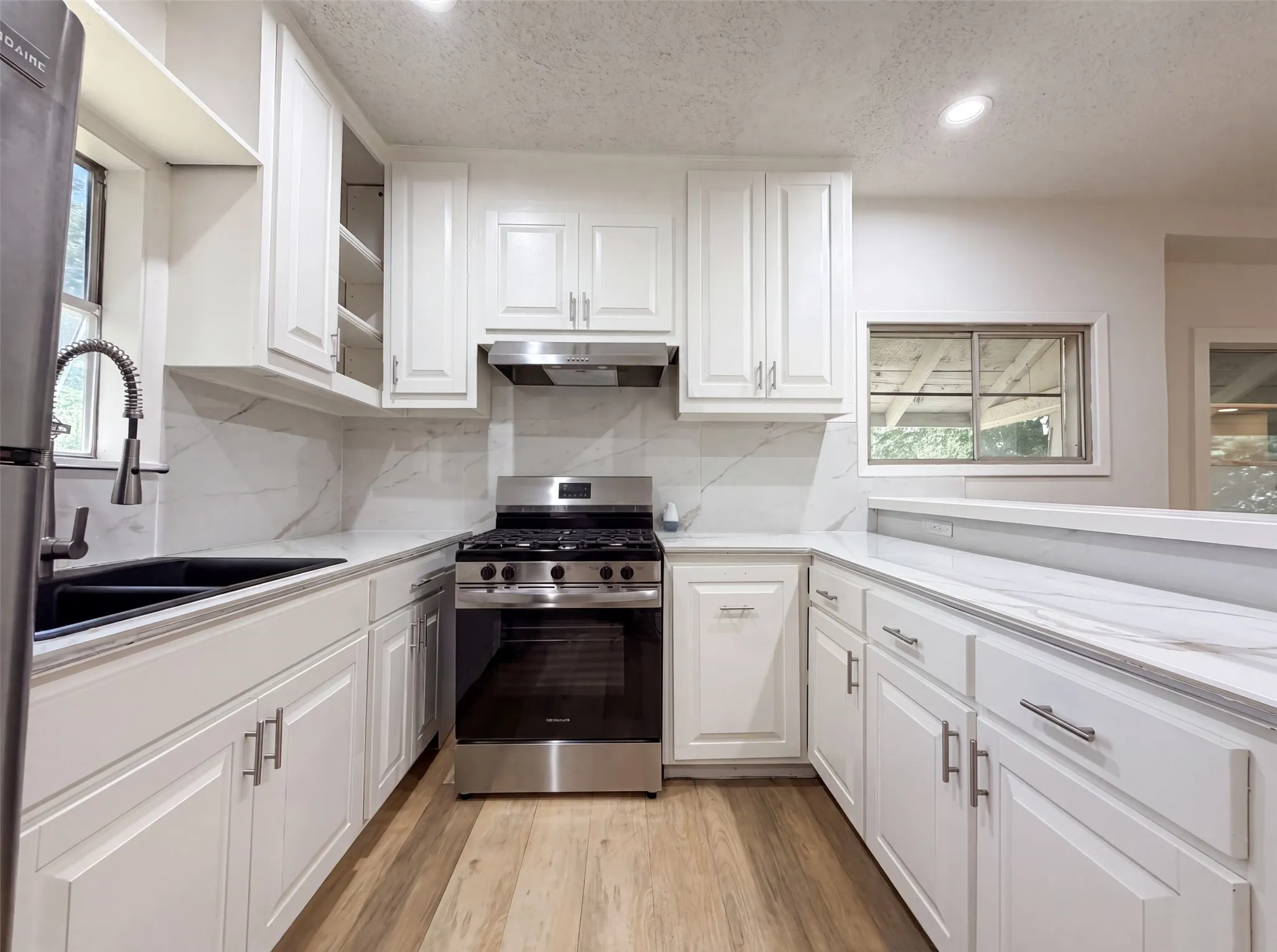 Single Family Residence For Sale in Tarrant County , 5124 Norma Street, Fort Worth, Texas 76112, 3 Bedroom, 2 Bathroom, 2 Garage spaces, 1,198 Sqft, built in 1938, mls#21325701, Real Estate Agent in Fort Worth, Homes For Sale in Tarrant county, Homes For Sale in Fort Worth, Realtor in Fort Worth Texas, Real Estate Brokerage Independent Realty Texas, Luminita Cordes Realtor