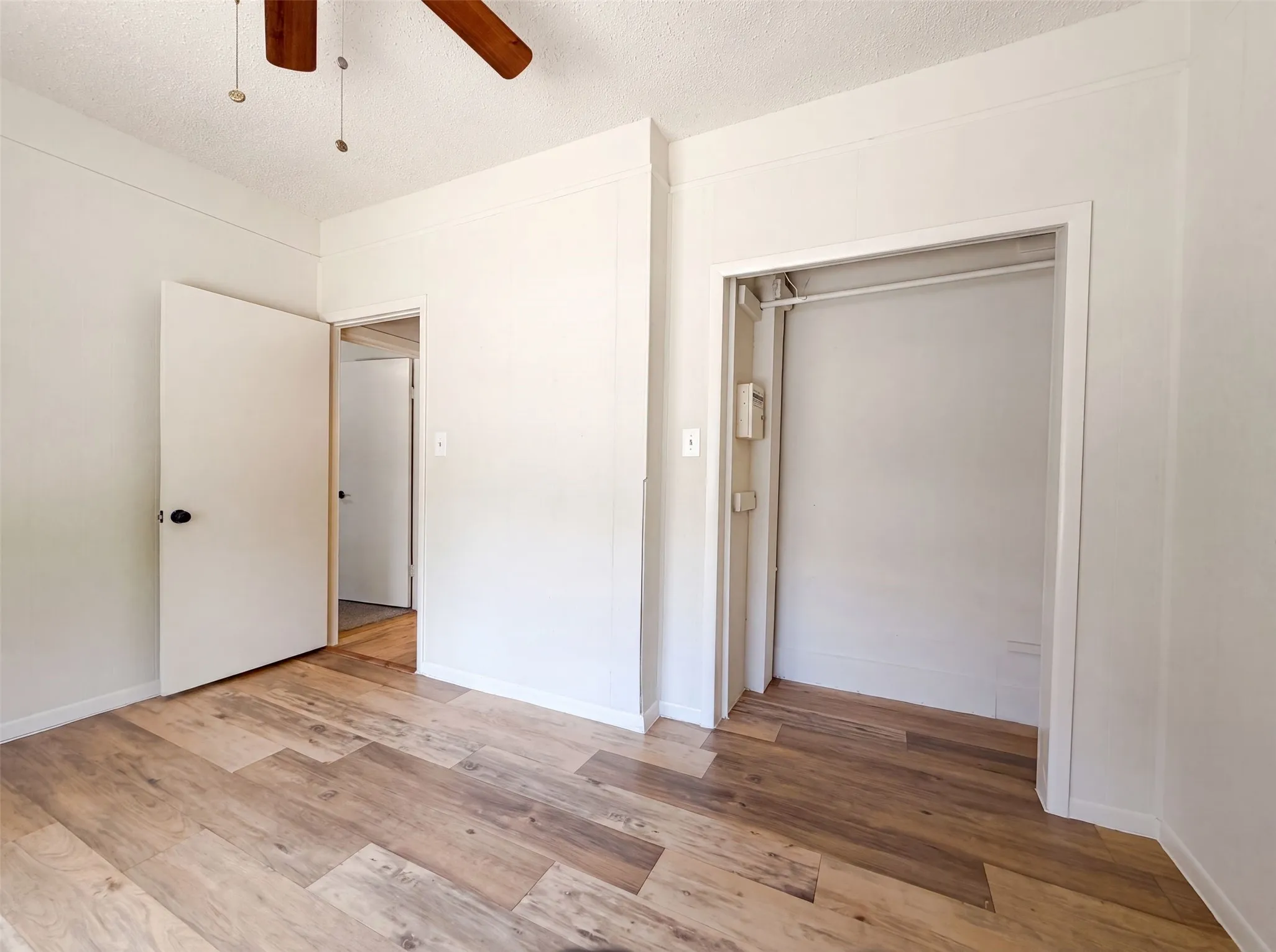 Single Family Residence For Sale in Tarrant County , 5124 Norma Street, Fort Worth, Texas 76112, 3 Bedroom, 2 Bathroom, 2 Garage spaces, 1,198 Sqft, built in 1938, mls#21325701, Real Estate Agent in Fort Worth, Homes For Sale in Tarrant county, Homes For Sale in Fort Worth, Realtor in Fort Worth Texas, Real Estate Brokerage Independent Realty Texas, Luminita Cordes Realtor