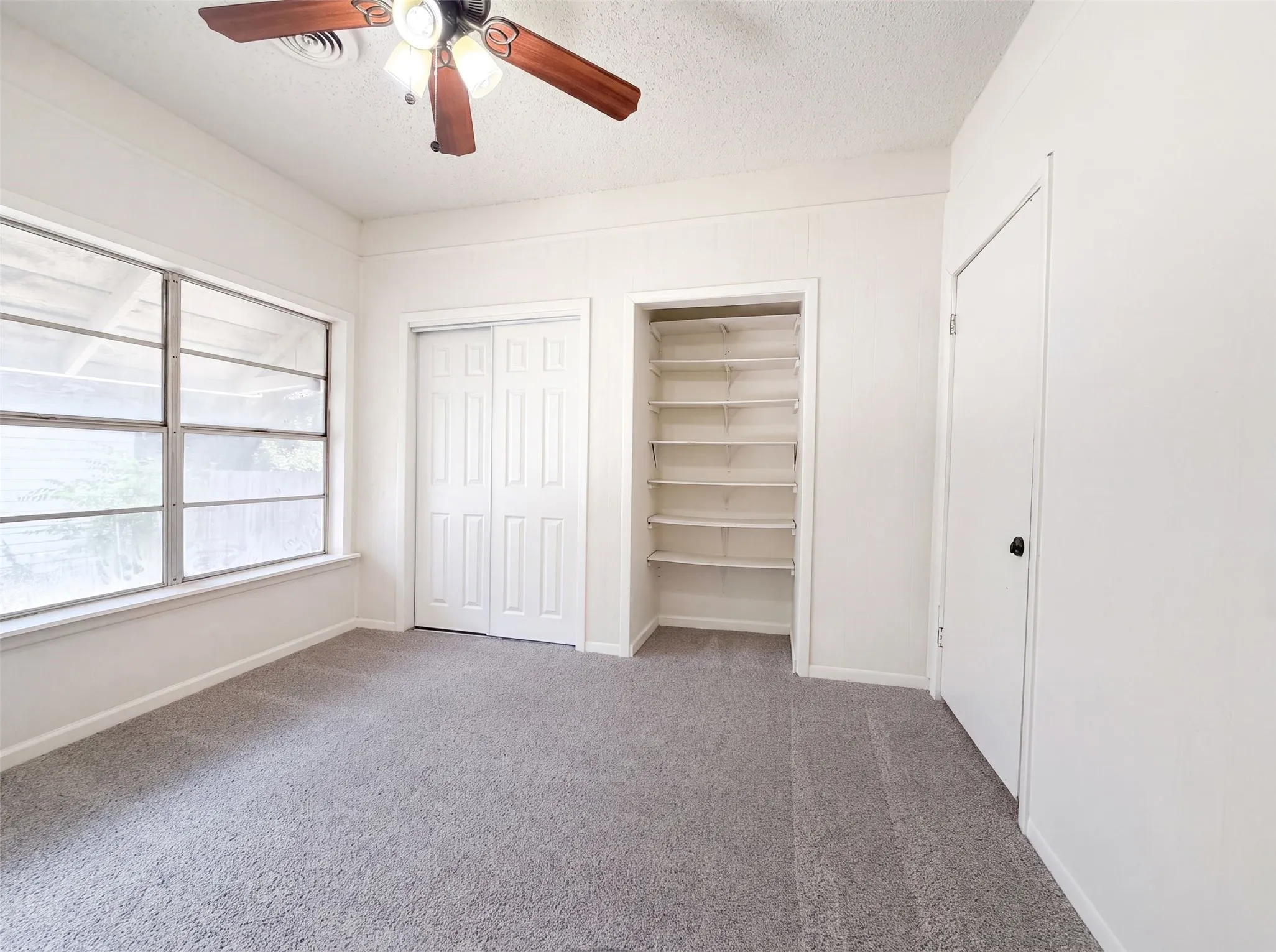 Single Family Residence For Sale in Tarrant County , 5124 Norma Street, Fort Worth, Texas 76112, 3 Bedroom, 2 Bathroom, 2 Garage spaces, 1,198 Sqft, built in 1938, mls#21325701, Real Estate Agent in Fort Worth, Homes For Sale in Tarrant county, Homes For Sale in Fort Worth, Realtor in Fort Worth Texas, Real Estate Brokerage Independent Realty Texas, Luminita Cordes Realtor