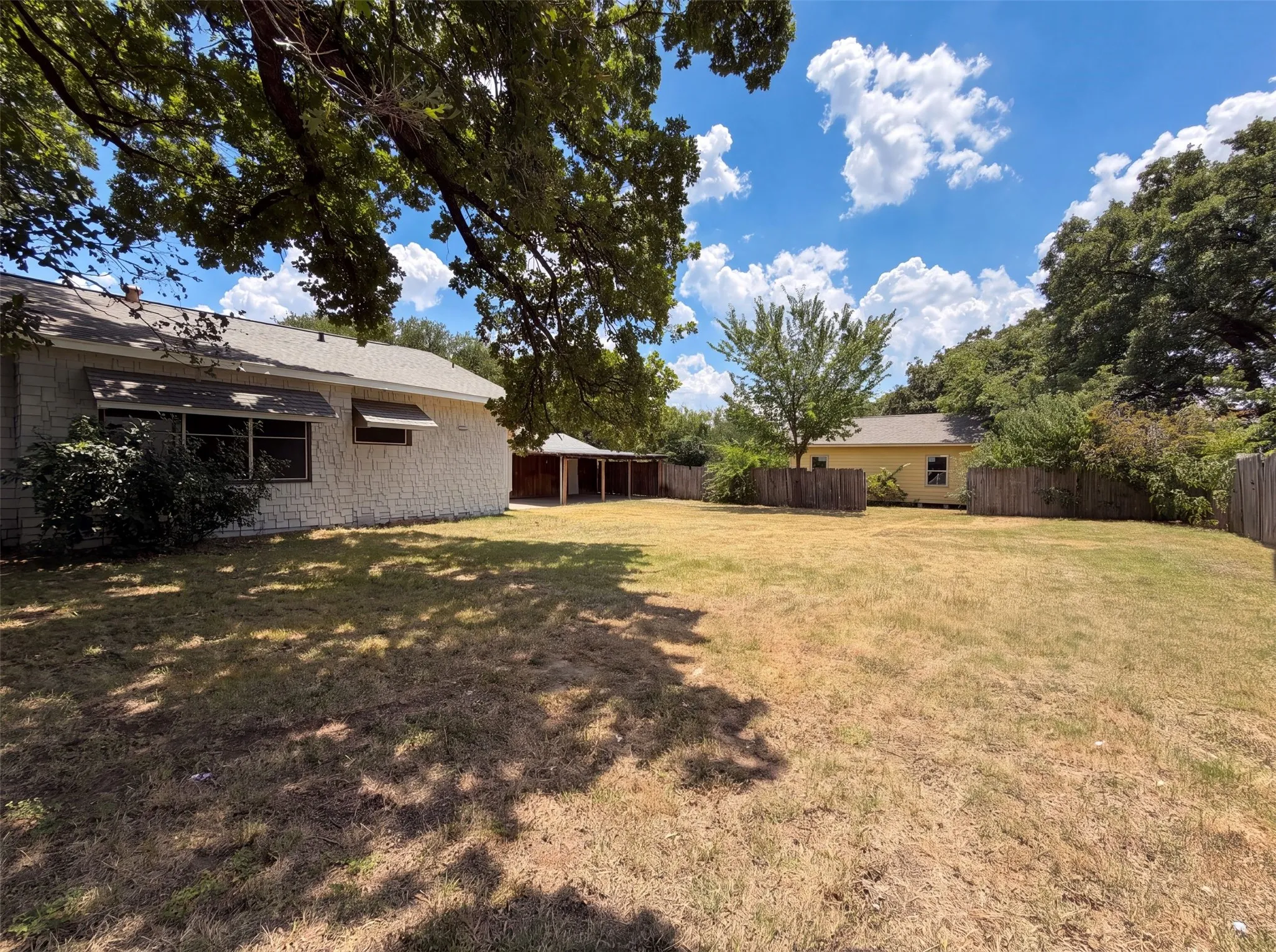 Single Family Residence For Sale in Tarrant County , 5124 Norma Street, Fort Worth, Texas 76112, 3 Bedroom, 2 Bathroom, 2 Garage spaces, 1,198 Sqft, built in 1938, mls#21325701, Real Estate Agent in Fort Worth, Homes For Sale in Tarrant county, Homes For Sale in Fort Worth, Realtor in Fort Worth Texas, Real Estate Brokerage Independent Realty Texas, Luminita Cordes Realtor