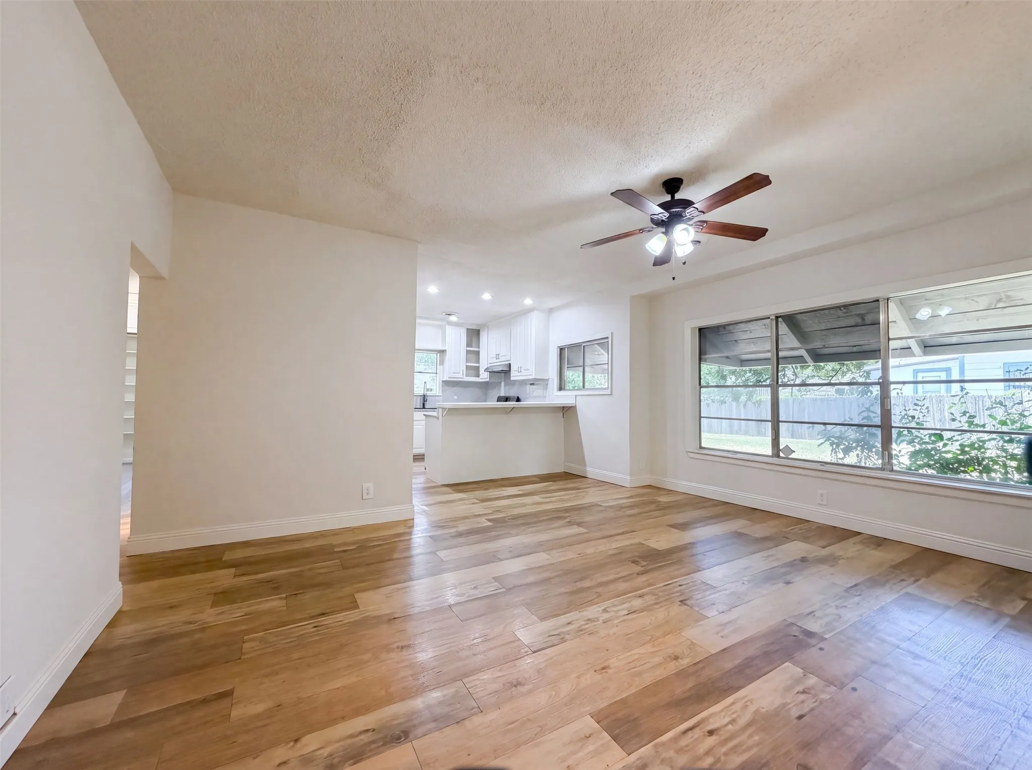 Single Family Residence For Sale in Tarrant County , 5124 Norma Street, Fort Worth, Texas 76112, 3 Bedroom, 2 Bathroom, 2 Garage spaces, 1,198 Sqft, built in 1938, mls#21325701, Real Estate Agent in Fort Worth, Homes For Sale in Tarrant county, Homes For Sale in Fort Worth, Realtor in Fort Worth Texas, Real Estate Brokerage Independent Realty Texas, Luminita Cordes Realtor