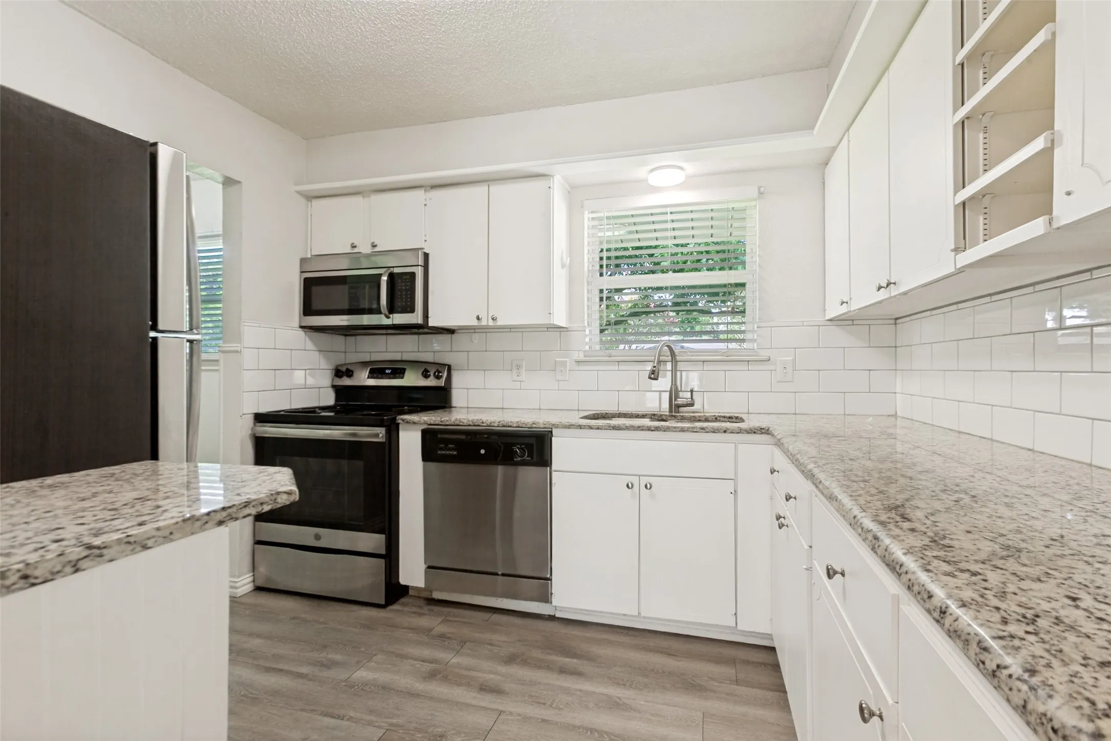 Plenty of Cabinet and Counter Space!