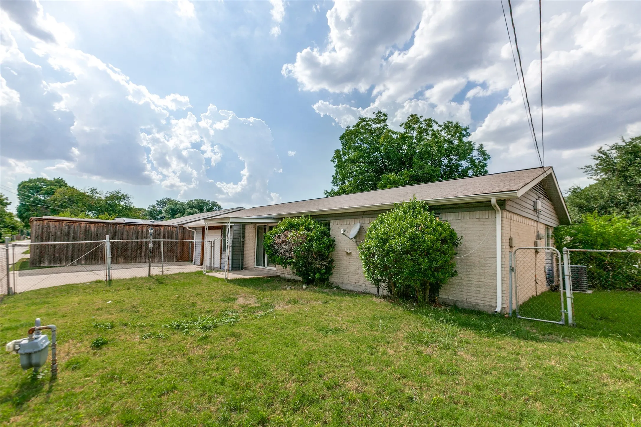 Fenced yard has plenty of room for pets and play!