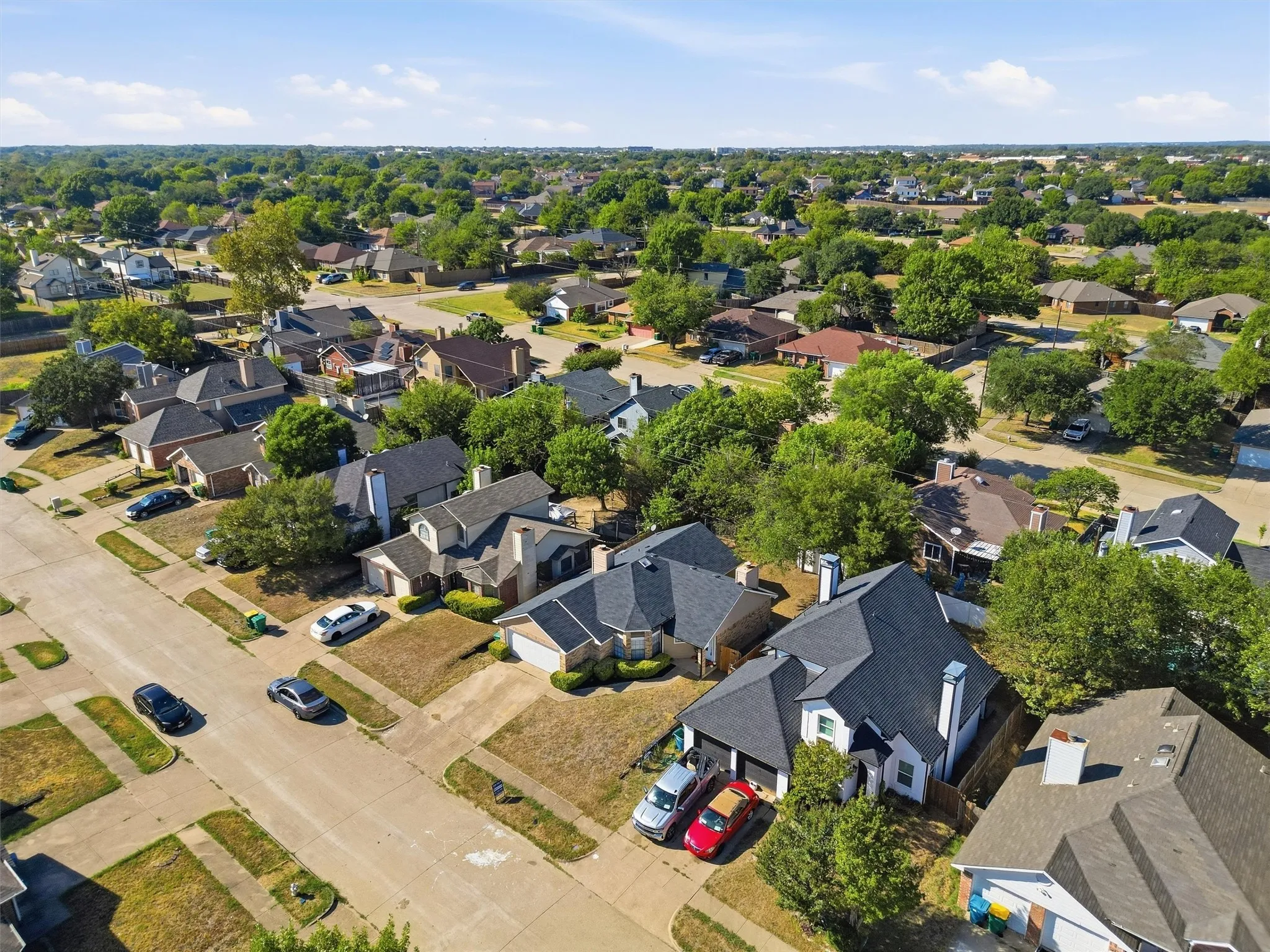 Single Family Residence For Sale in Dallas County , 912 Turner Court, Cedar Hill, Texas 75104, 3 Bedroom, 2 Bathroom, 2 Garage spaces, 1,310 Sqft, built in 1987, mls#21325706, Real Estate Agent in Cedar Hill, Homes For Sale in Dallas county, Homes For Sale in Cedar Hill, Realtor in Cedar Hill Texas, Real Estate Brokerage Independent Realty Texas, Luminita Cordes Realtor