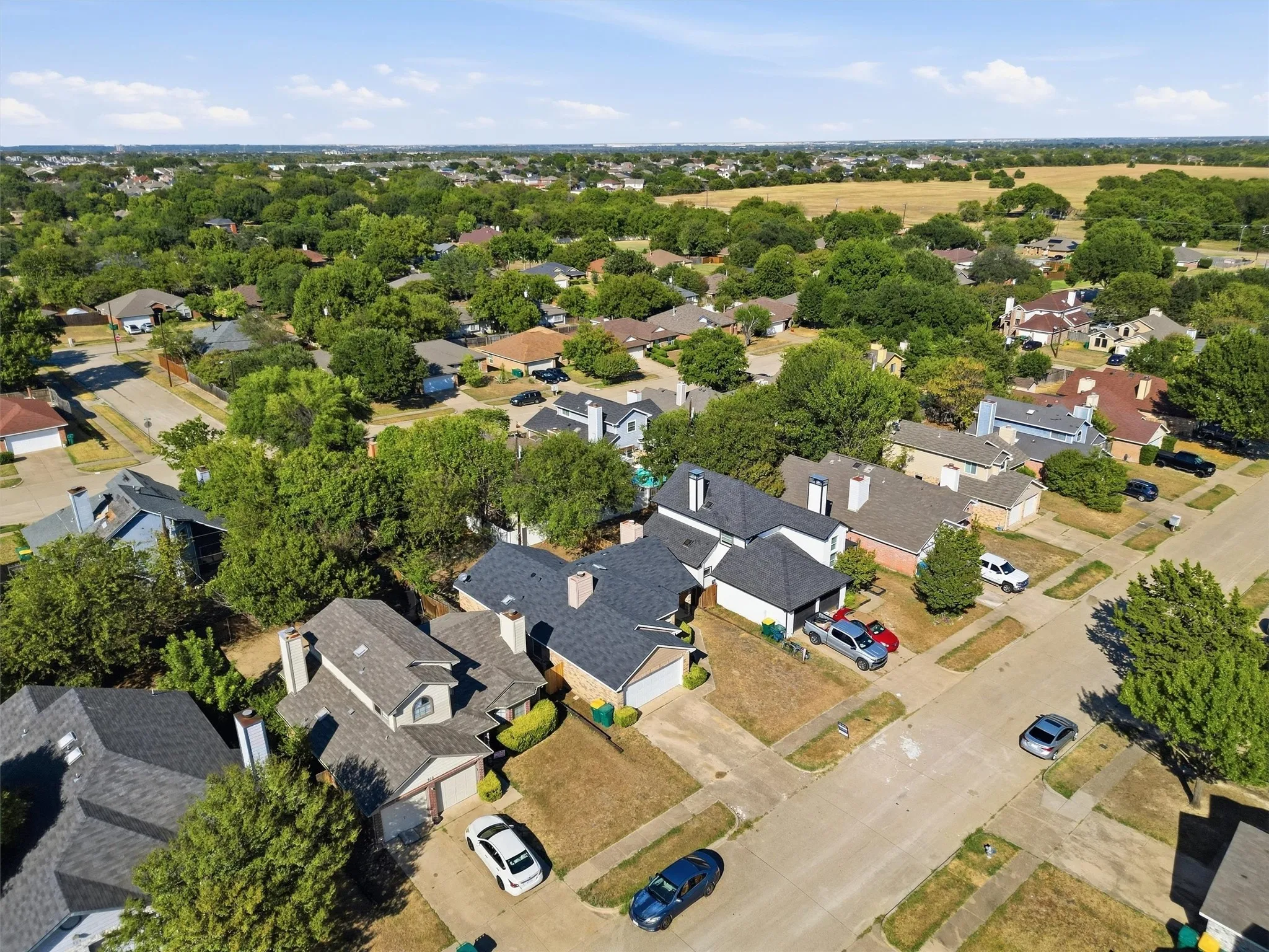 Single Family Residence For Sale in Dallas County , 912 Turner Court, Cedar Hill, Texas 75104, 3 Bedroom, 2 Bathroom, 2 Garage spaces, 1,310 Sqft, built in 1987, mls#21325706, Real Estate Agent in Cedar Hill, Homes For Sale in Dallas county, Homes For Sale in Cedar Hill, Realtor in Cedar Hill Texas, Real Estate Brokerage Independent Realty Texas, Luminita Cordes Realtor