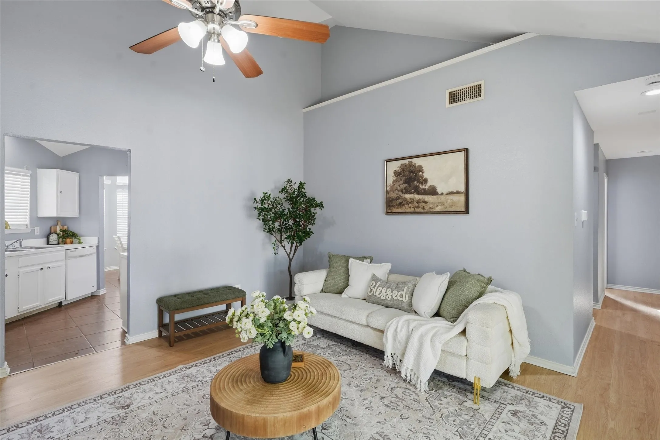 Single Family Residence For Sale in Dallas County , 912 Turner Court, Cedar Hill, Texas 75104, 3 Bedroom, 2 Bathroom, 2 Garage spaces, 1,310 Sqft, built in 1987, mls#21325706, Real Estate Agent in Cedar Hill, Homes For Sale in Dallas county, Homes For Sale in Cedar Hill, Realtor in Cedar Hill Texas, Real Estate Brokerage Independent Realty Texas, Luminita Cordes Realtor