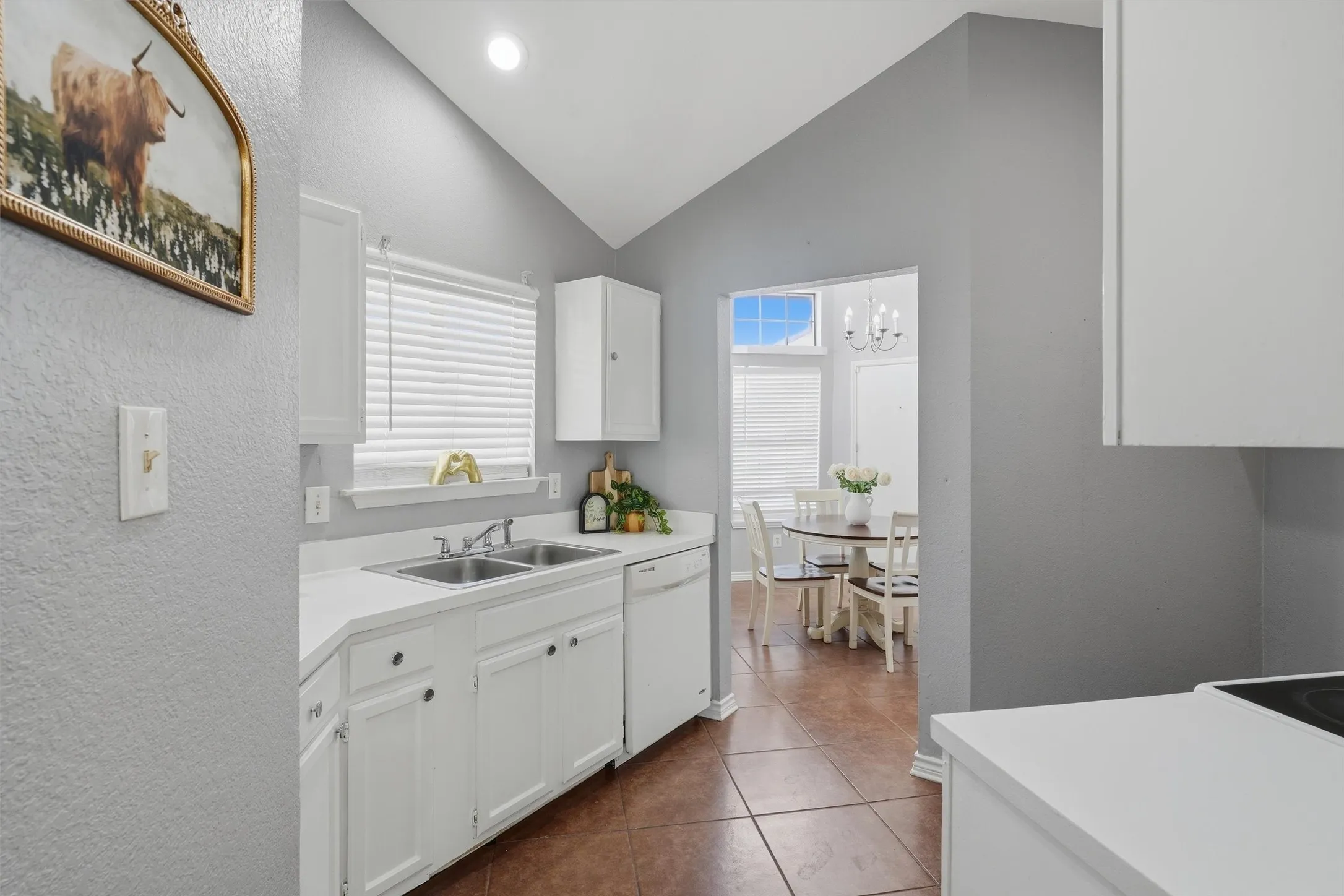 Single Family Residence For Sale in Dallas County , 912 Turner Court, Cedar Hill, Texas 75104, 3 Bedroom, 2 Bathroom, 2 Garage spaces, 1,310 Sqft, built in 1987, mls#21325706, Real Estate Agent in Cedar Hill, Homes For Sale in Dallas county, Homes For Sale in Cedar Hill, Realtor in Cedar Hill Texas, Real Estate Brokerage Independent Realty Texas, Luminita Cordes Realtor