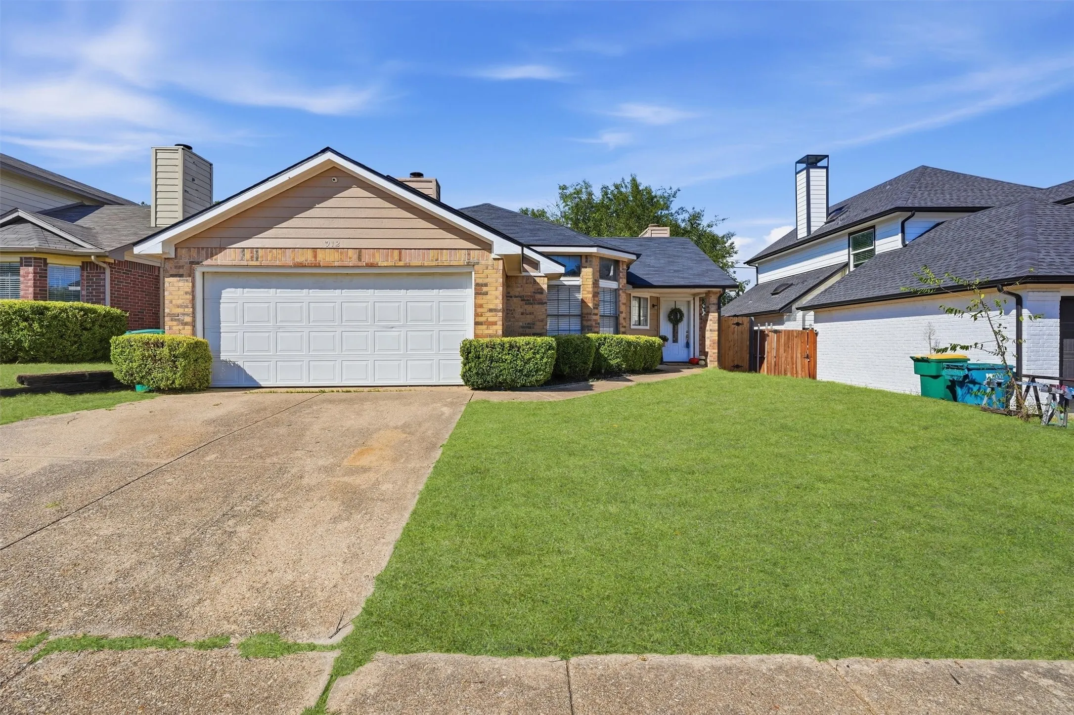 Single Family Residence For Sale in Dallas County , 912 Turner Court, Cedar Hill, Texas 75104, 3 Bedroom, 2 Bathroom, 2 Garage spaces, 1,310 Sqft, built in 1987, mls#21325706, Real Estate Agent in Cedar Hill, Homes For Sale in Dallas county, Homes For Sale in Cedar Hill, Realtor in Cedar Hill Texas, Real Estate Brokerage Independent Realty Texas, Luminita Cordes Realtor