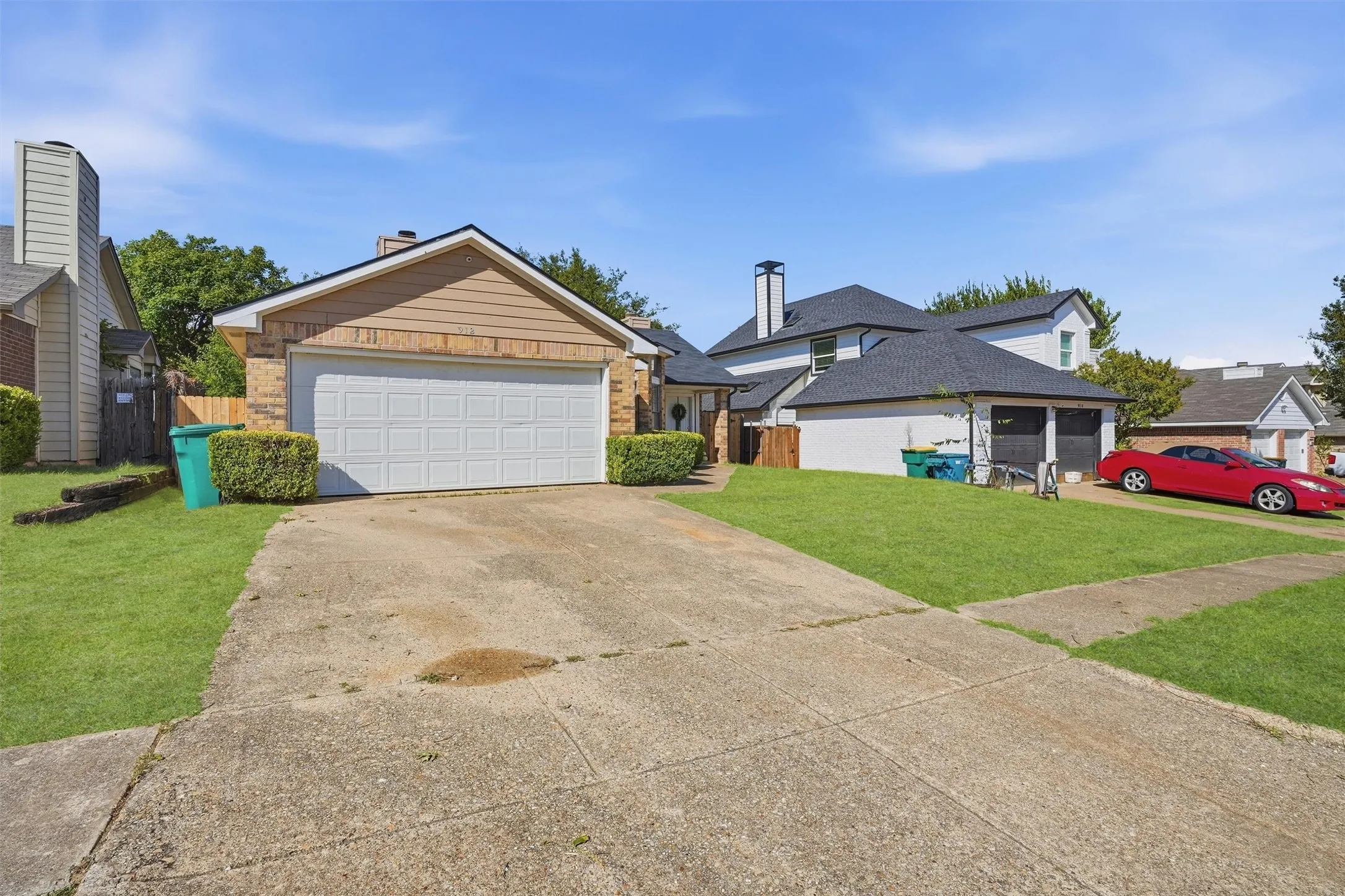 Single Family Residence For Sale in Dallas County , 912 Turner Court, Cedar Hill, Texas 75104, 3 Bedroom, 2 Bathroom, 2 Garage spaces, 1,310 Sqft, built in 1987, mls#21325706, Real Estate Agent in Cedar Hill, Homes For Sale in Dallas county, Homes For Sale in Cedar Hill, Realtor in Cedar Hill Texas, Real Estate Brokerage Independent Realty Texas, Luminita Cordes Realtor