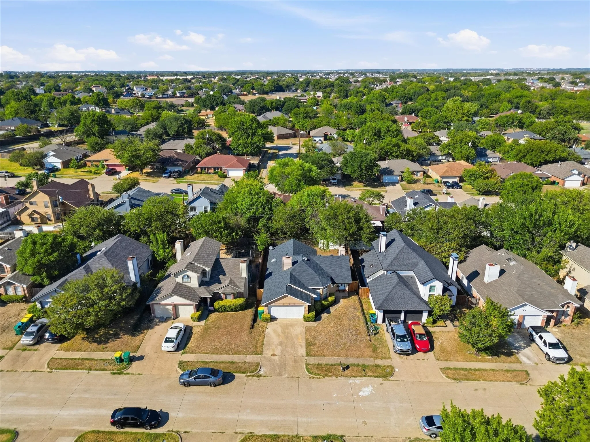 Single Family Residence For Sale in Dallas County , 912 Turner Court, Cedar Hill, Texas 75104, 3 Bedroom, 2 Bathroom, 2 Garage spaces, 1,310 Sqft, built in 1987, mls#21325706, Real Estate Agent in Cedar Hill, Homes For Sale in Dallas county, Homes For Sale in Cedar Hill, Realtor in Cedar Hill Texas, Real Estate Brokerage Independent Realty Texas, Luminita Cordes Realtor