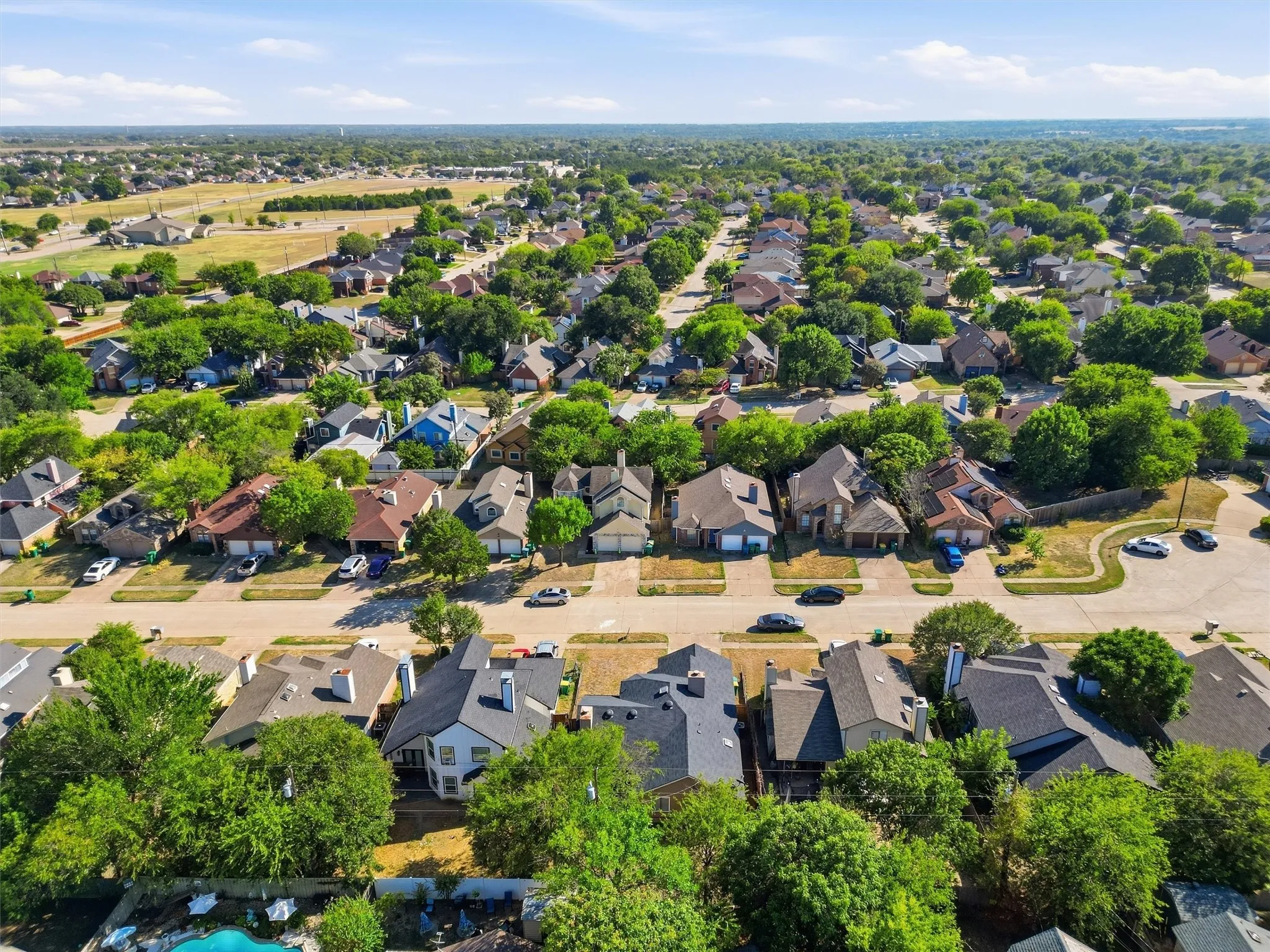 Single Family Residence For Sale in Dallas County , 912 Turner Court, Cedar Hill, Texas 75104, 3 Bedroom, 2 Bathroom, 2 Garage spaces, 1,310 Sqft, built in 1987, mls#21325706, Real Estate Agent in Cedar Hill, Homes For Sale in Dallas county, Homes For Sale in Cedar Hill, Realtor in Cedar Hill Texas, Real Estate Brokerage Independent Realty Texas, Luminita Cordes Realtor