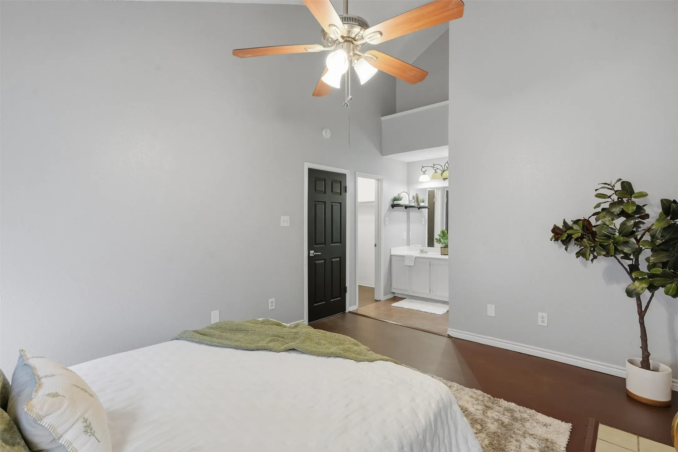 Single Family Residence For Sale in Dallas County , 912 Turner Court, Cedar Hill, Texas 75104, 3 Bedroom, 2 Bathroom, 2 Garage spaces, 1,310 Sqft, built in 1987, mls#21325706, Real Estate Agent in Cedar Hill, Homes For Sale in Dallas county, Homes For Sale in Cedar Hill, Realtor in Cedar Hill Texas, Real Estate Brokerage Independent Realty Texas, Luminita Cordes Realtor