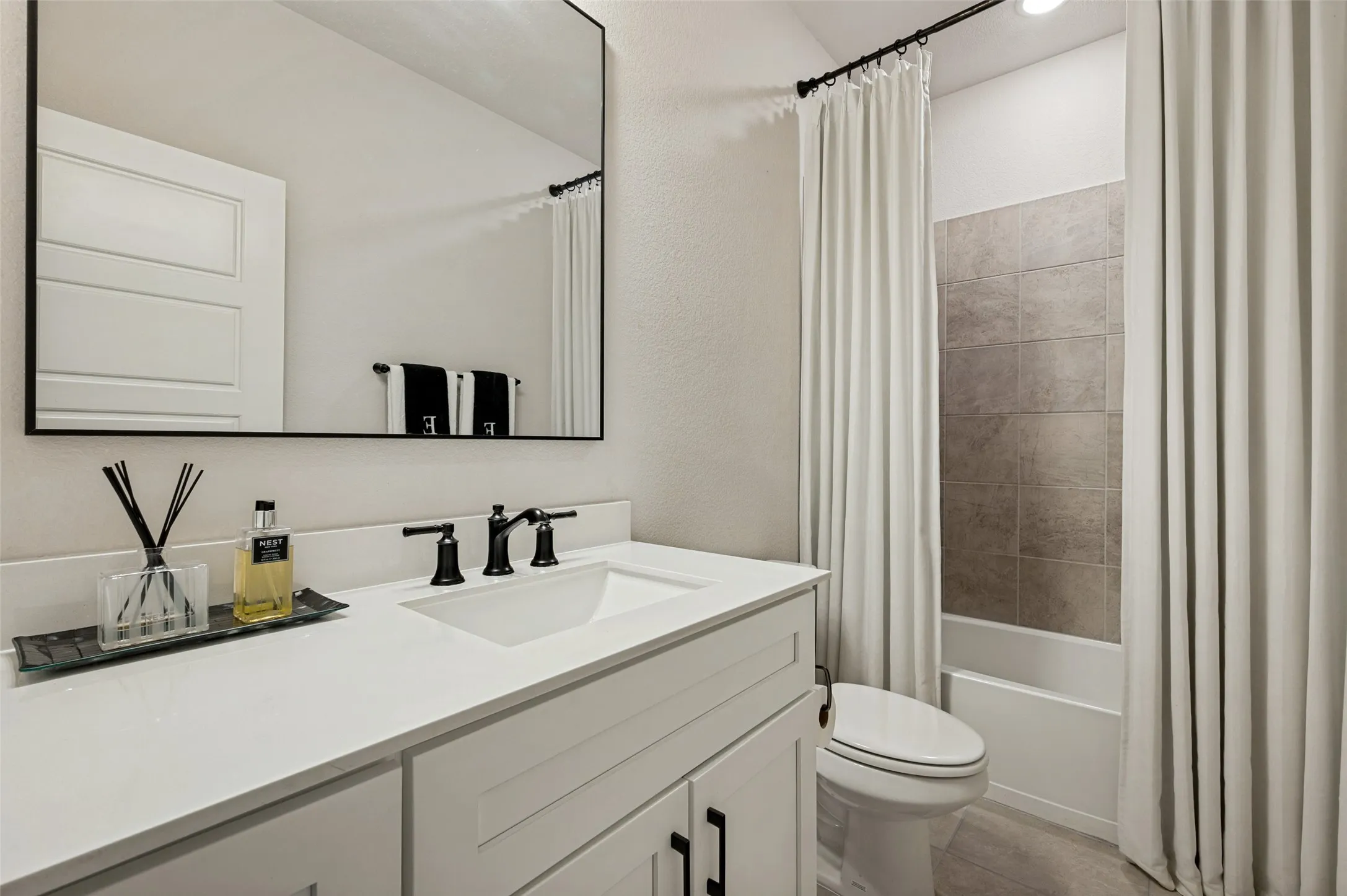 Single Family Residence For Sale in Collin County , 413 Remington Road, Celina, Texas 75009, 4 Bedroom, 3 Bathroom, 2 Garage spaces, 2,040 Sqft, built in 2022, mls#21324111, Real Estate Agent in Celina, Homes For Sale in Collin county, Homes For Sale in Celina, Realtor in Celina Texas, Real Estate Brokerage Independent Realty Texas, Luminita Cordes Realtor