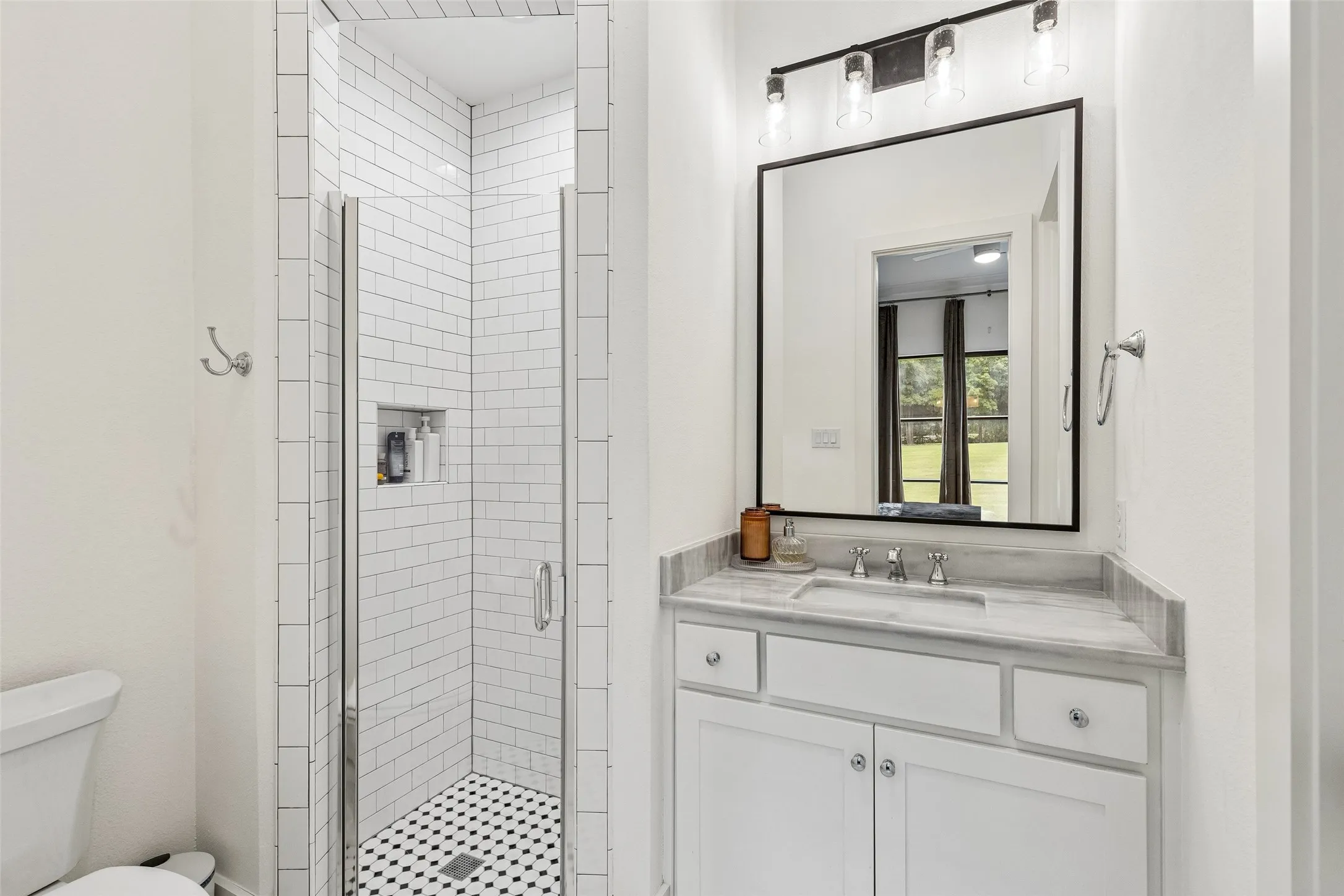 Single Family Residence For Rent in Collin County , 7025 County Road 202, Mc Kinney, Texas 75071, 5 Bedroom, 7 Bathroom, 3 Garage spaces, 5,751 Sqft, built in 2018, mls#21325718, Real Estate Agent in Mc Kinney, Homes For Rent in Collin county, Homes For Rent in Mc Kinney, Realtor in Mc Kinney Texas, Real Estate Brokerage Independent Realty Texas, Luminita Cordes Realtor