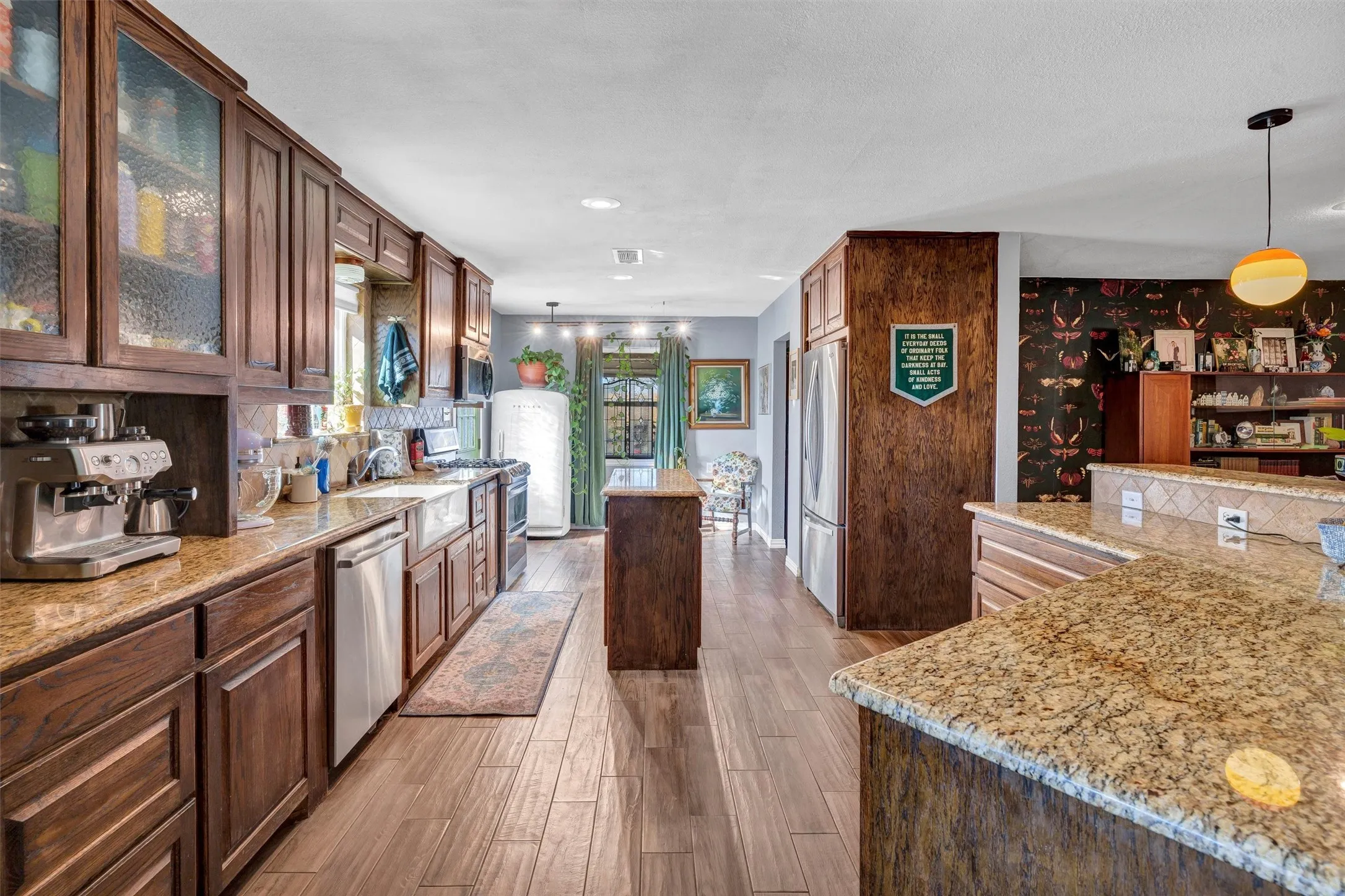 Single Family Residence For Rent in Hood County , 406 N Oak Lane, Tolar, Texas 76476, 5 Bedroom, 3 Bathroom, 2 Garage spaces, 3,300 Sqft, built in 1980, mls#21323139, Real Estate Agent in Tolar, Homes For Rent in Hood county, Homes For Rent in Tolar, Realtor in Tolar Texas, Real Estate Brokerage Independent Realty Texas, Luminita Cordes Realtor