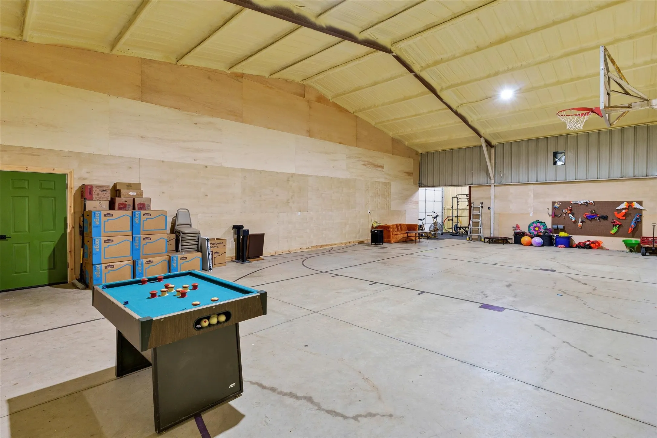 Single Family Residence For Rent in Hood County , 406 N Oak Lane, Tolar, Texas 76476, 5 Bedroom, 3 Bathroom, 2 Garage spaces, 3,300 Sqft, built in 1980, mls#21323139, Real Estate Agent in Tolar, Homes For Rent in Hood county, Homes For Rent in Tolar, Realtor in Tolar Texas, Real Estate Brokerage Independent Realty Texas, Luminita Cordes Realtor