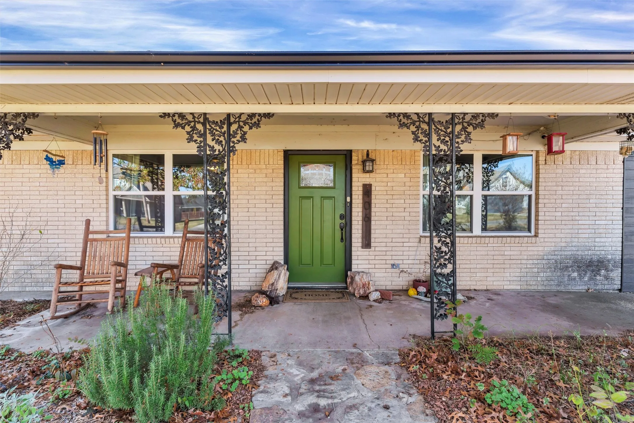 Single Family Residence For Rent in Hood County , 406 N Oak Lane, Tolar, Texas 76476, 5 Bedroom, 3 Bathroom, 2 Garage spaces, 3,300 Sqft, built in 1980, mls#21323139, Real Estate Agent in Tolar, Homes For Rent in Hood county, Homes For Rent in Tolar, Realtor in Tolar Texas, Real Estate Brokerage Independent Realty Texas, Luminita Cordes Realtor