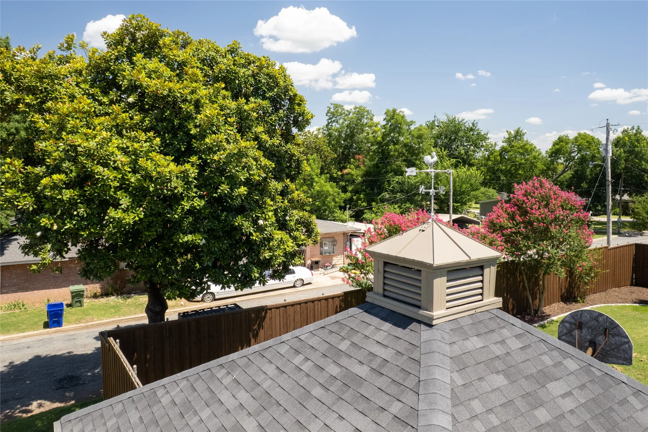 Single Family Residence For Sale in Grayson County , 406 E Main Street, Whitesboro, Texas 76273, 3 Bedroom, 3 Bathroom, 3 Garage spaces, 2,495 Sqft, built in 1950, mls#21322787, Real Estate Agent in Whitesboro, Homes For Sale in Grayson county, Homes For Sale in Whitesboro, Realtor in Whitesboro Texas, Real Estate Brokerage Independent Realty Texas, Luminita Cordes Realtor