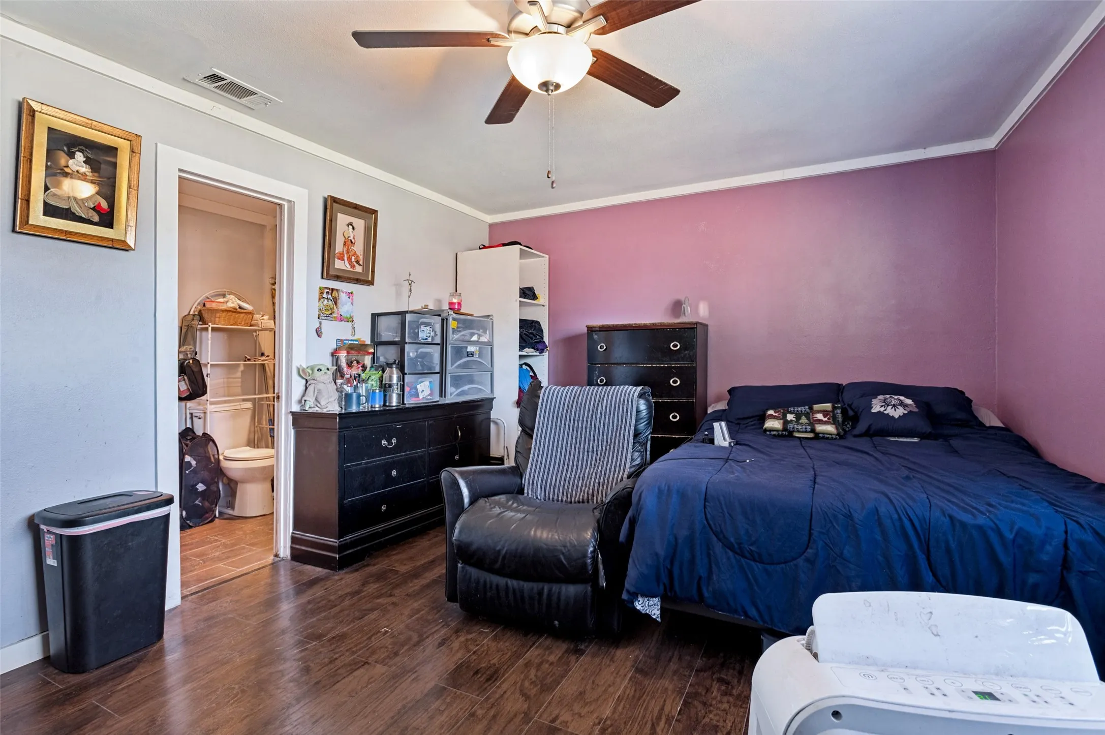 Single Family Residence For Sale in Dallas County , 422 N Holiday Drive, Grand Prairie, Texas 75052, 3 Bedroom, 2 Bathroom, 2 Garage spaces, 1,284 Sqft, built in 1972, mls#21325653, Real Estate Agent in Grand Prairie, Homes For Sale in Dallas county, Homes For Sale in Grand Prairie, Realtor in Grand Prairie Texas, Real Estate Brokerage Independent Realty Texas, Luminita Cordes Realtor