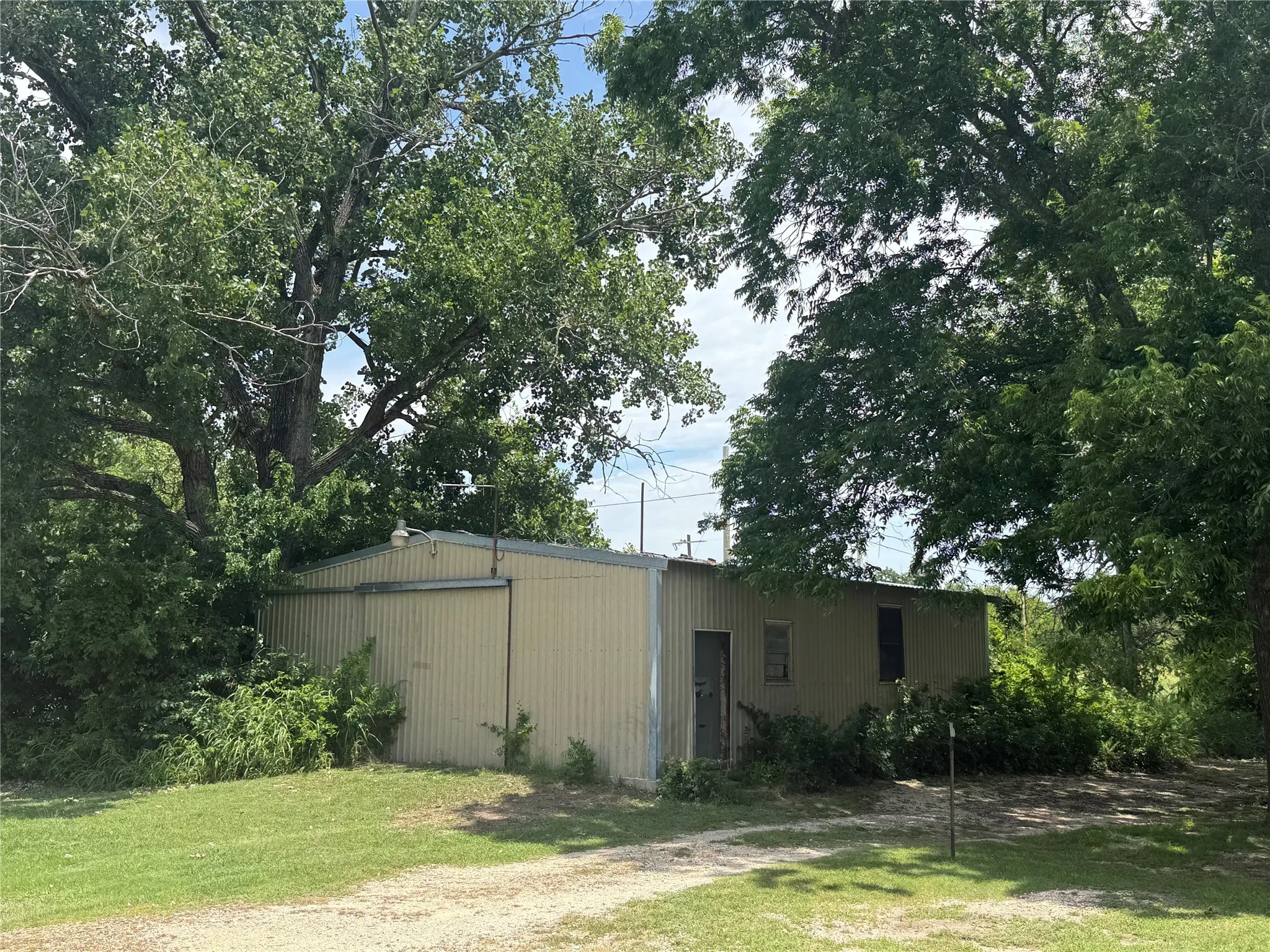 Improved Land For Sale in Bosque County , 910 Quintard, Morgan, Texas 76671, 0, 0, Garage spaces, 0 Sqft, built in 0, Price $55,000, mls#21325738, Real Estate Agent in Morgan, Homes For Sale in Bosque county, Homes For Sale in Morgan, Realtor in Morgan Texas, Real Estate Brokerage Independent Realty Texas, Luminita Cordes Realtor