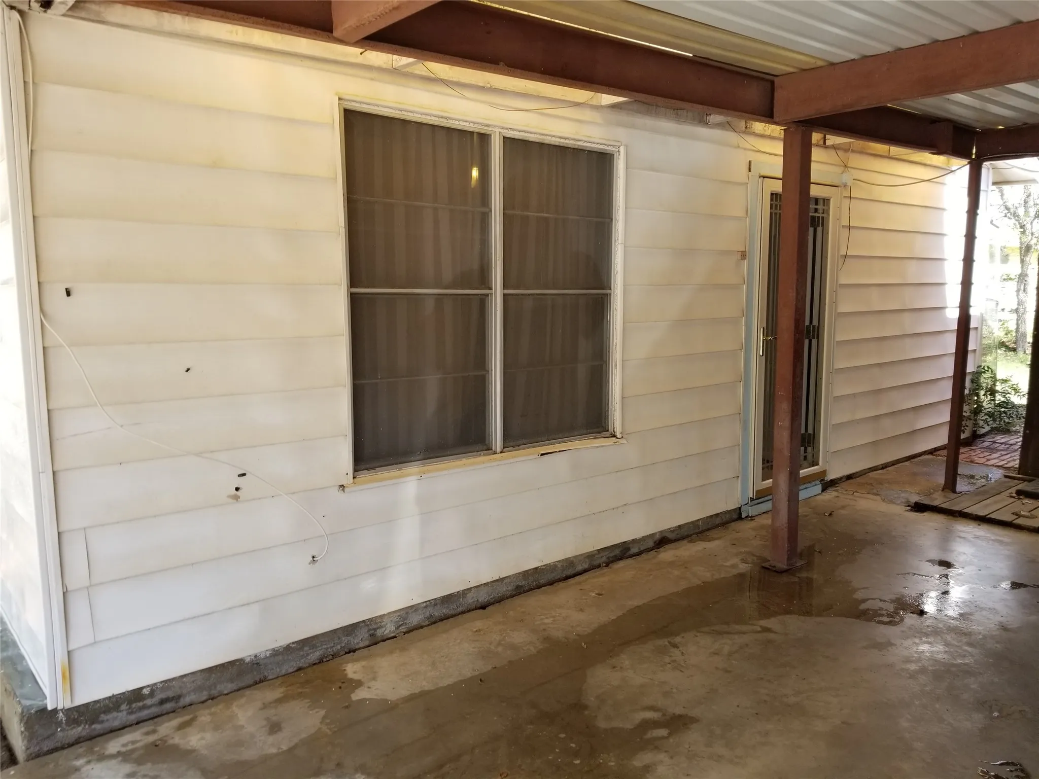 Side entrance from carport
