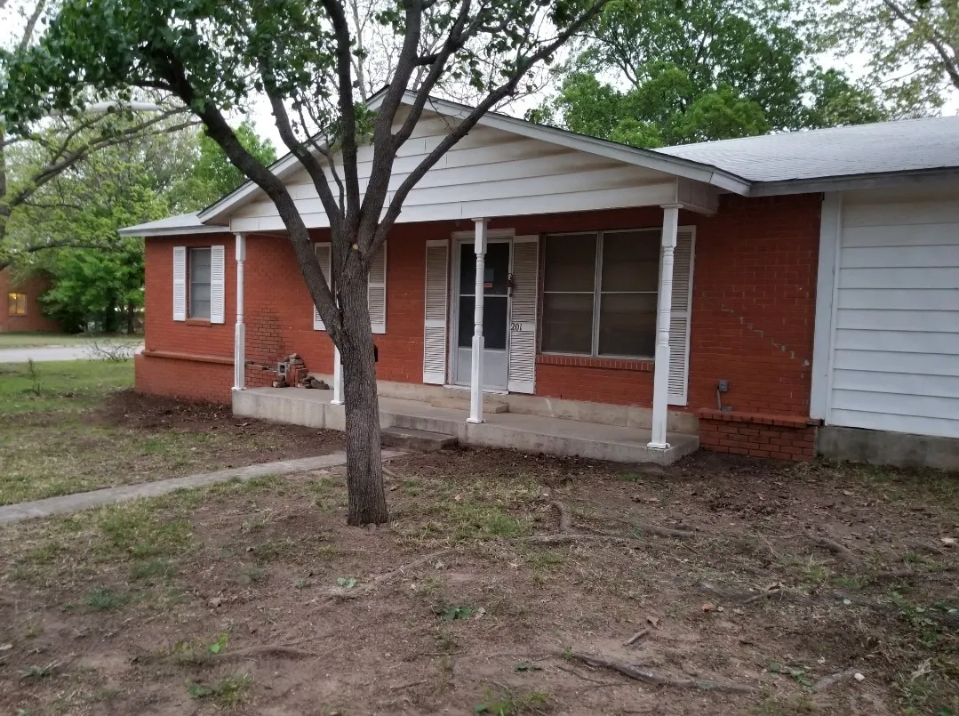 Front View / Porch and Sidewalk