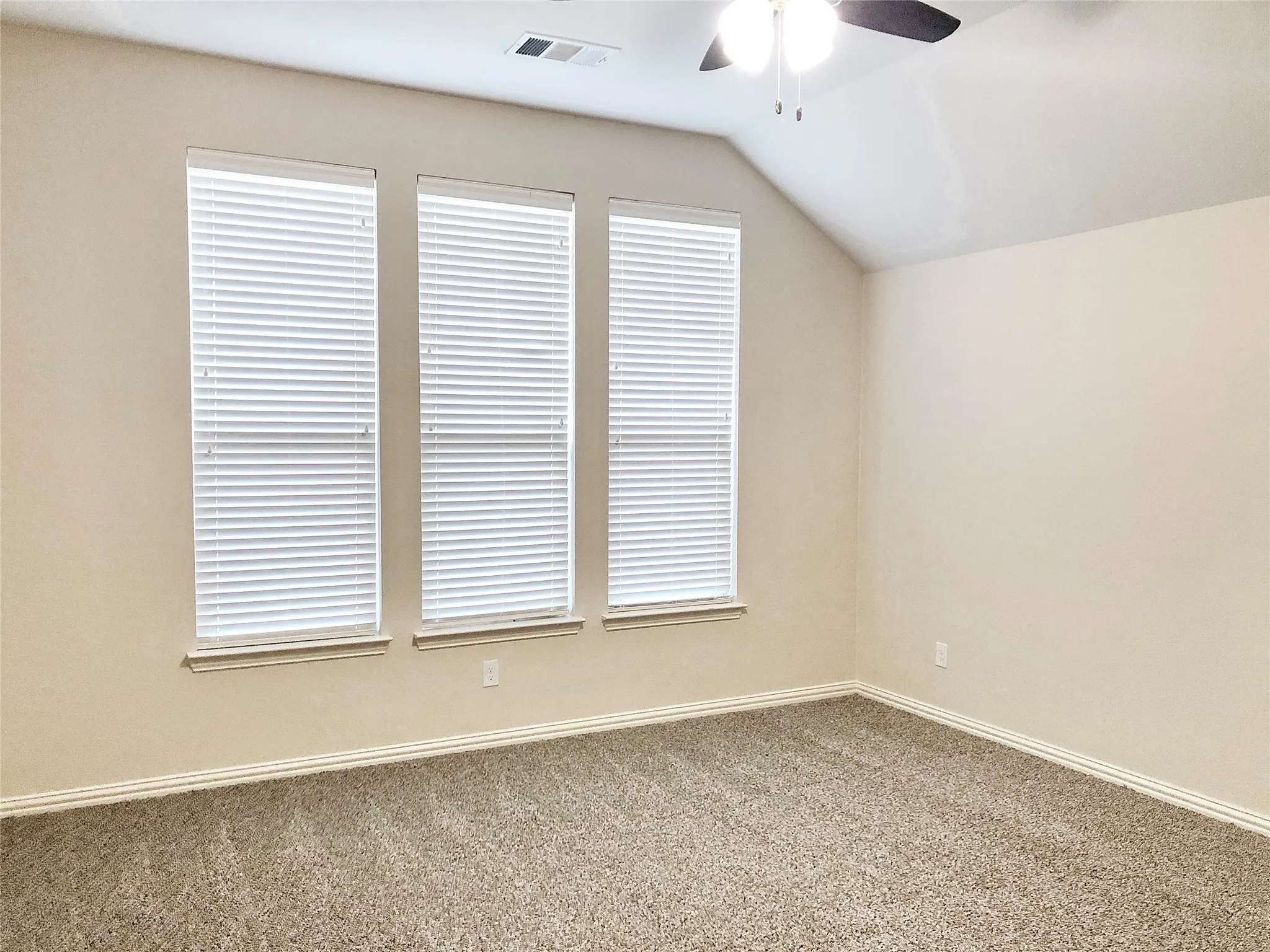Single Family Residence For Rent in Collin County , 10848 Sedalia Drive, Mc Kinney, Texas 75072, 4 Bedroom, 3 Bathroom, 2 Garage spaces, 2,351 Sqft, built in 2013, mls#21323014, Real Estate Agent in Mc Kinney, Homes For Rent in Collin county, Homes For Rent in Mc Kinney, Realtor in Mc Kinney Texas, Real Estate Brokerage Independent Realty Texas, Luminita Cordes Realtor