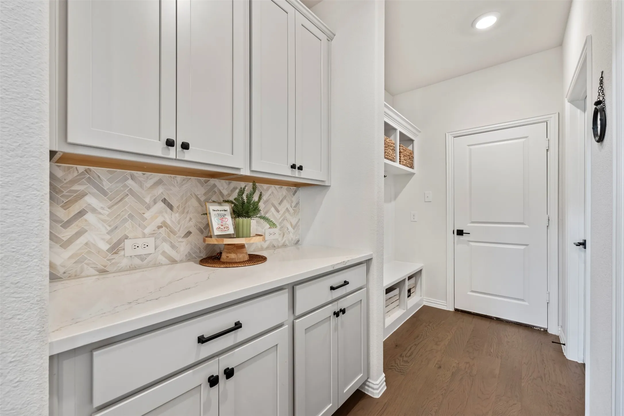 Single Family Residence For Sale in Ellis County , 3502 Prickly Pear Trail, Venus, Texas 76084, 4 Bedroom, 3 Bathroom, 2 Garage spaces, 3,030 Sqft, built in 2024, mls#21324816, Real Estate Agent in Venus, Homes For Sale in Ellis county, Homes For Sale in Venus, Realtor in Venus Texas, Real Estate Brokerage Independent Realty Texas, Luminita Cordes Realtor