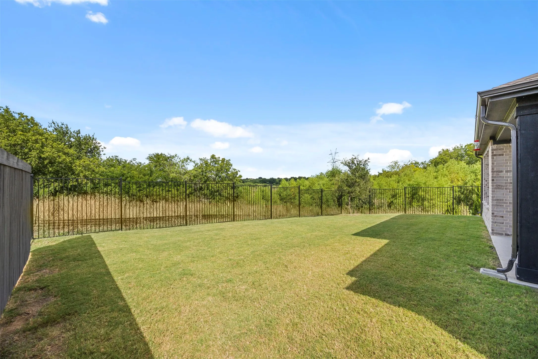 Single Family Residence For Sale in Ellis County , 3502 Prickly Pear Trail, Venus, Texas 76084, 4 Bedroom, 3 Bathroom, 2 Garage spaces, 3,030 Sqft, built in 2024, mls#21324816, Real Estate Agent in Venus, Homes For Sale in Ellis county, Homes For Sale in Venus, Realtor in Venus Texas, Real Estate Brokerage Independent Realty Texas, Luminita Cordes Realtor