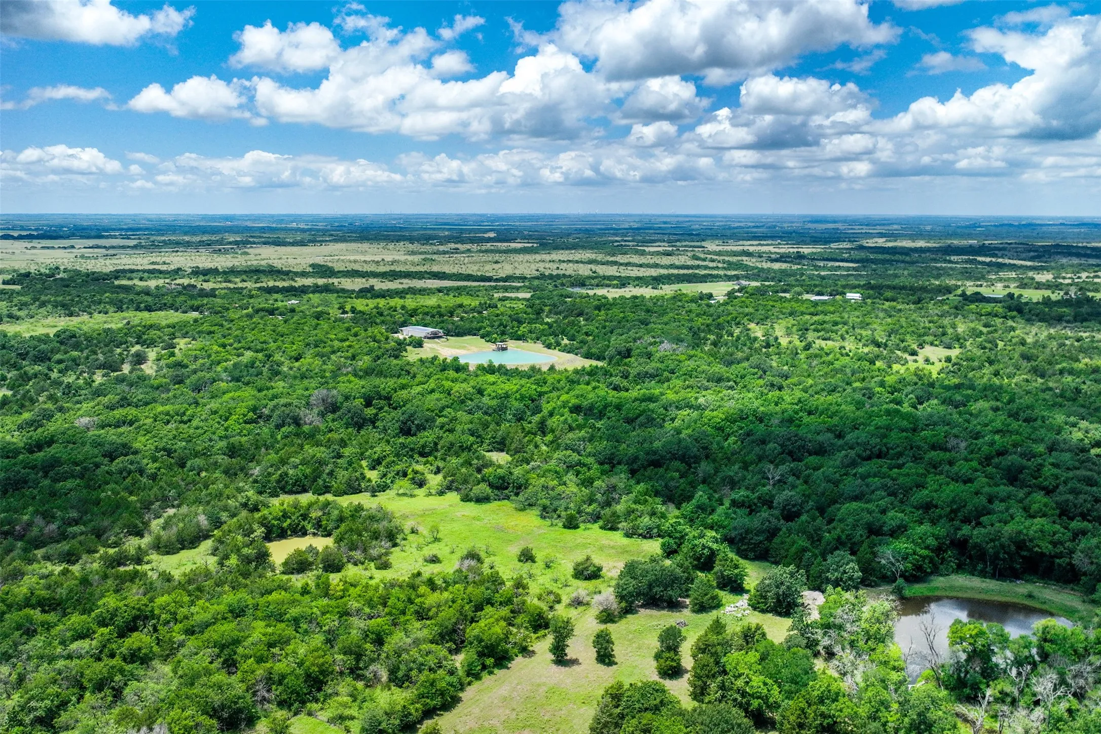 Farm For Sale in Hill County , 2129 HCR 3322 Loop, Hubbard, Texas 76648, 5 Bedroom, 6 Bathroom, Garage spaces, 3,000 Sqft, built in 2021, mls#21313710, Real Estate Agent in Hubbard, Homes For Sale in Hill county, Homes For Sale in Hubbard, Realtor in Hubbard Texas, Real Estate Brokerage Independent Realty Texas, Luminita Cordes Realtor